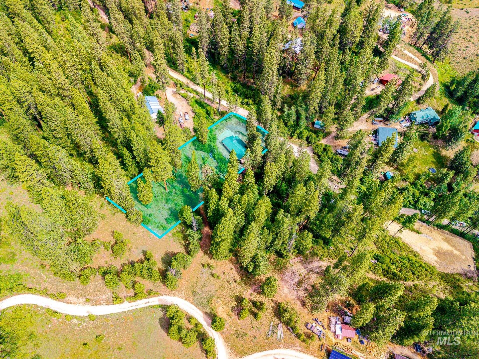 29 Beaver Creek Rd, Boise, Idaho 83716-3323, 3 Bedrooms, 2 Bathrooms, Residential For Sale, Price $249,900, 98990280