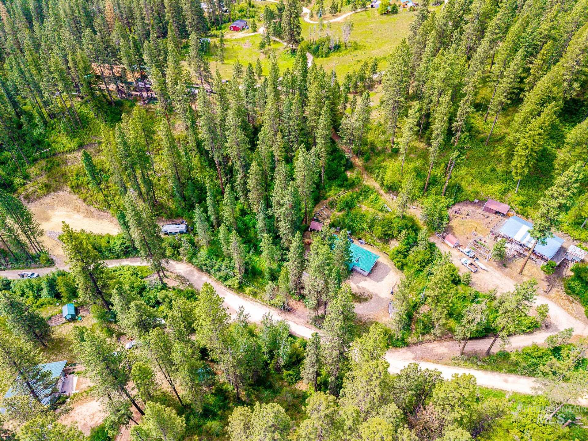 29 Beaver Creek Rd, Boise, Idaho 83716-3323, 3 Bedrooms, 2 Bathrooms, Residential For Sale, Price $249,900, 98990280