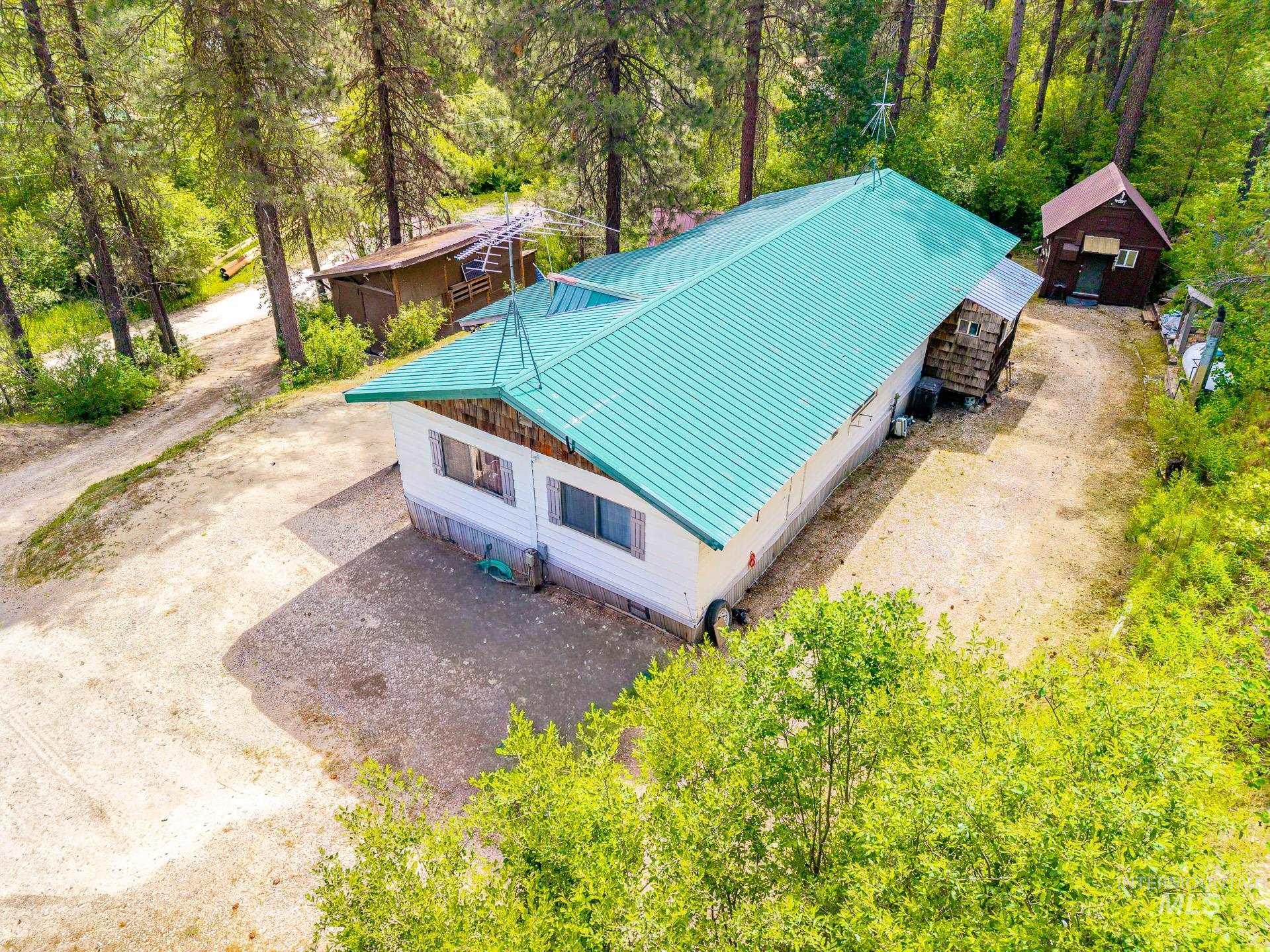 29 Beaver Creek Rd, Boise, Idaho 83716-3323, 3 Bedrooms, 2 Bathrooms, Residential For Sale, Price $249,900, 98990280