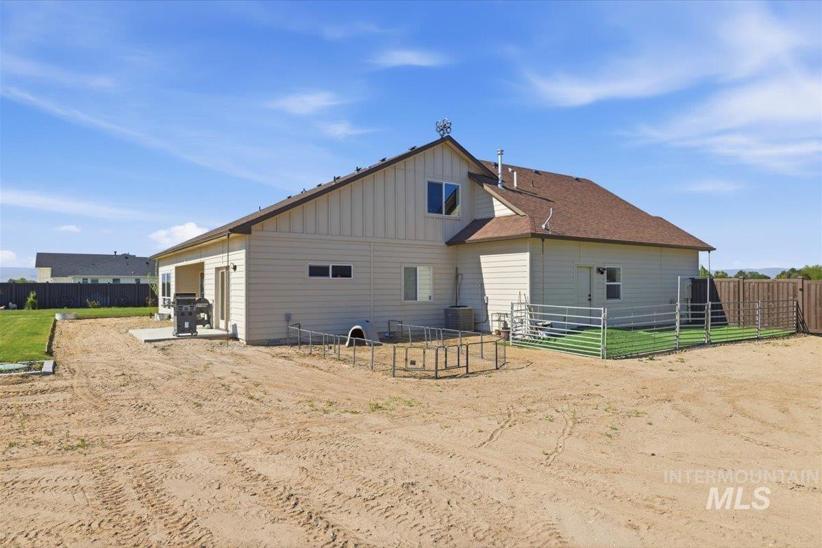 25810 Chandler Dr, Caldwell, Idaho 83676, 4 Bedrooms, 4 Bathrooms, Farm & Ranch For Sale, Price $1,495,000, 98990284