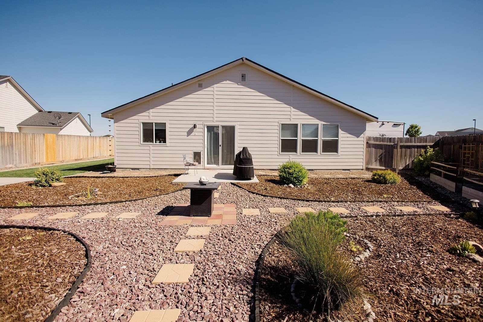 930 SW Lago, Mountain Home, Idaho 83647, 4 Bedrooms, 2 Bathrooms, Residential For Sale, Price $425,000, 98990286