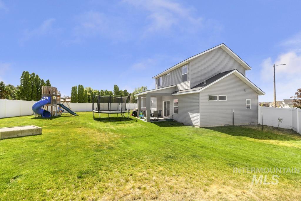 2496 Village St, Twin Falls, Idaho 83301, 4 Bedrooms, 3 Bathrooms, Residential For Sale, Price $435,000,MLS 98990290