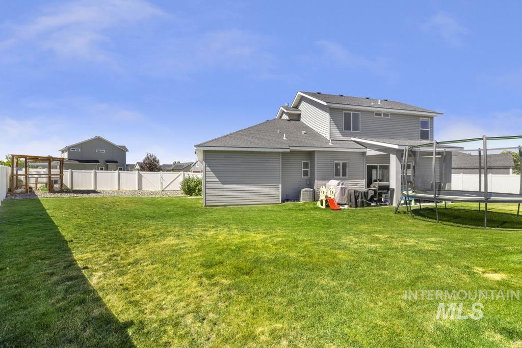 2496 Village St, Twin Falls, Idaho 83301, 4 Bedrooms, 3 Bathrooms, Residential For Sale, Price $435,000,MLS 98990290