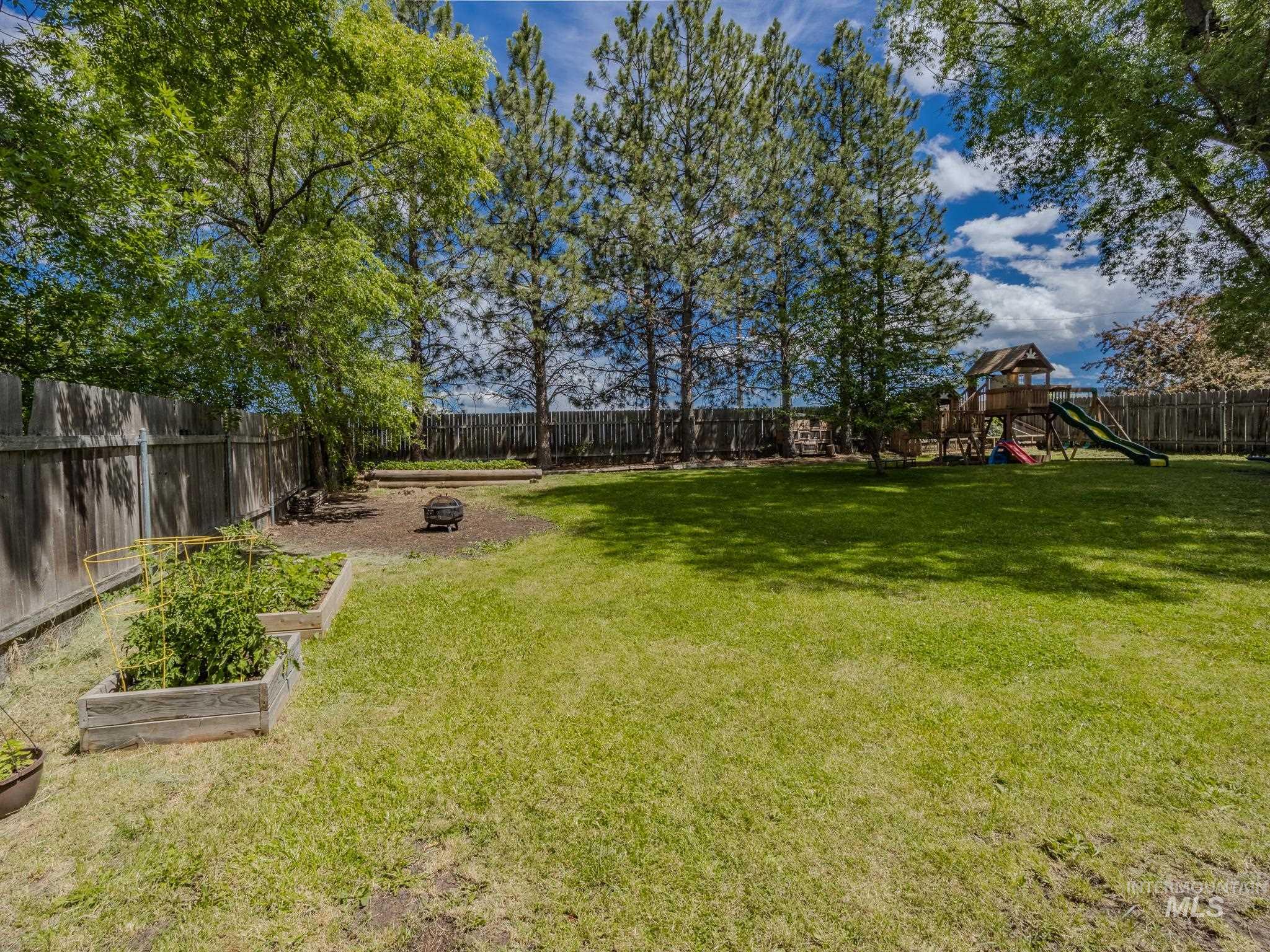 618 Dawn Drive, Grangeville, Idaho 83530, 4 Bedrooms, 2.5 Bathrooms, Residential For Sale, Price $389,000,MLS 98990292