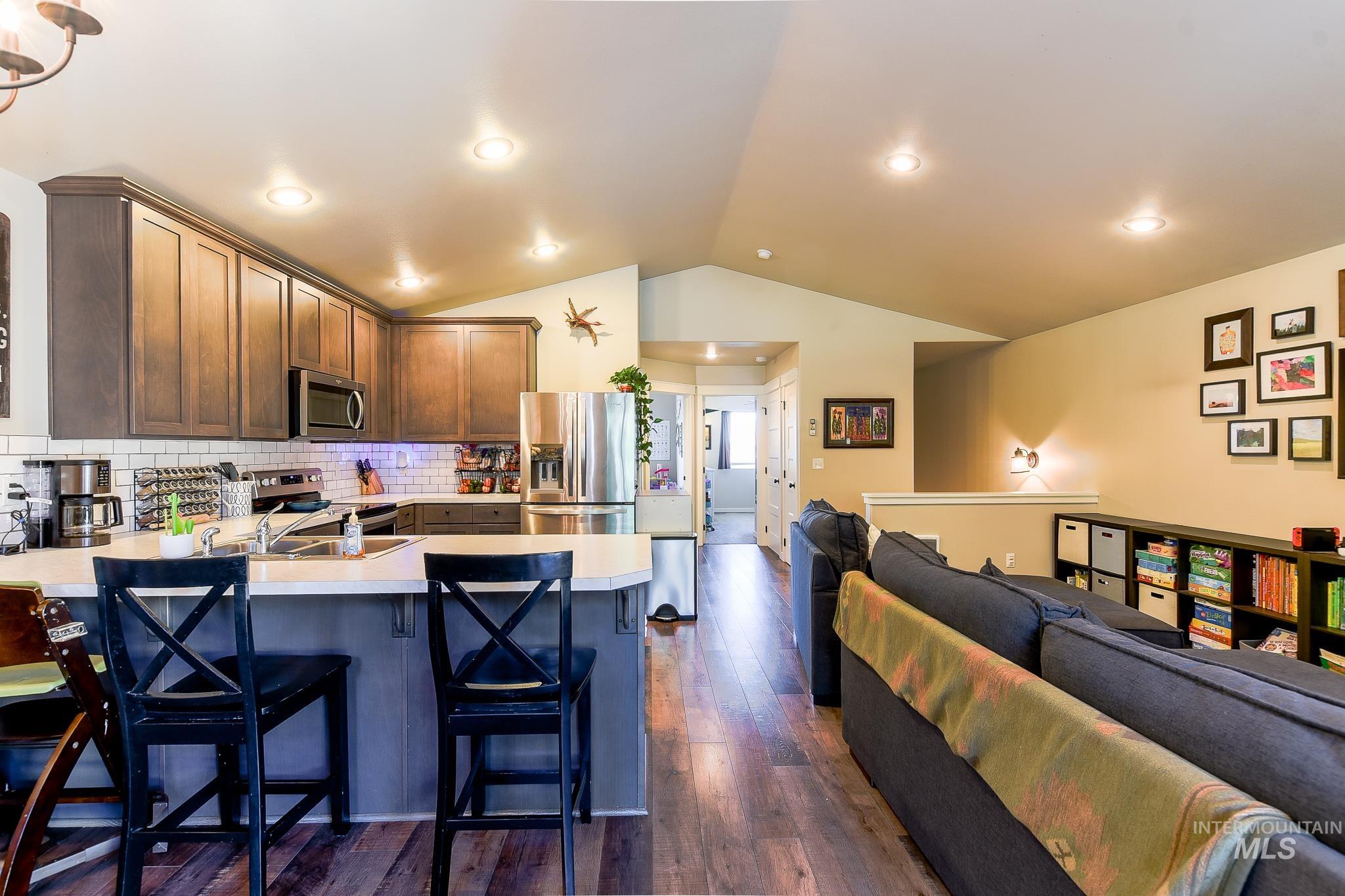 1373 Bristol Rd, Moscow, Idaho 83843, 3 Bedrooms, 2 Bathrooms, Residential For Sale, Price $375,000,MLS 98990293