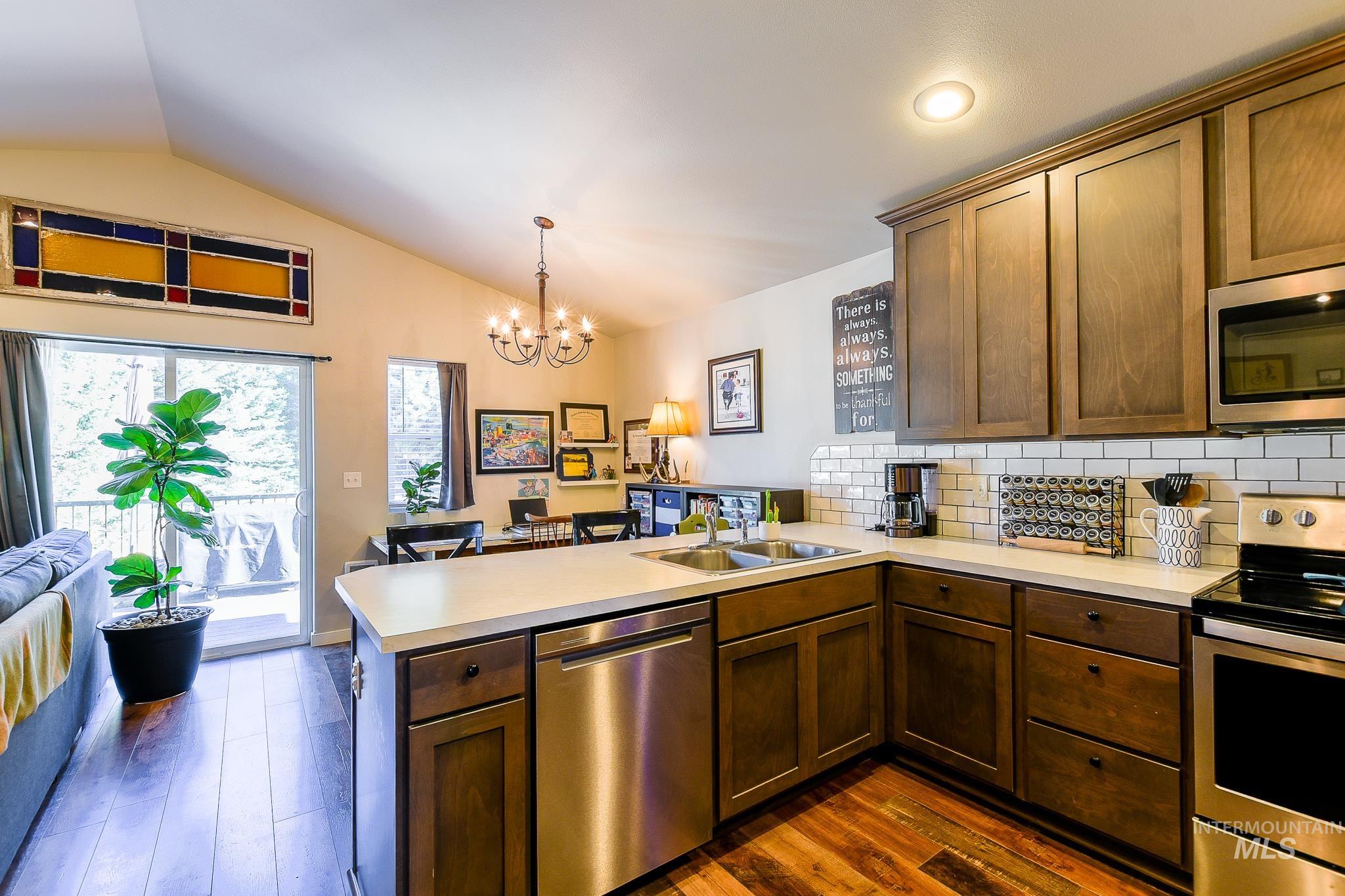 1373 Bristol Rd, Moscow, Idaho 83843, 3 Bedrooms, 2 Bathrooms, Residential For Sale, Price $375,000,MLS 98990293