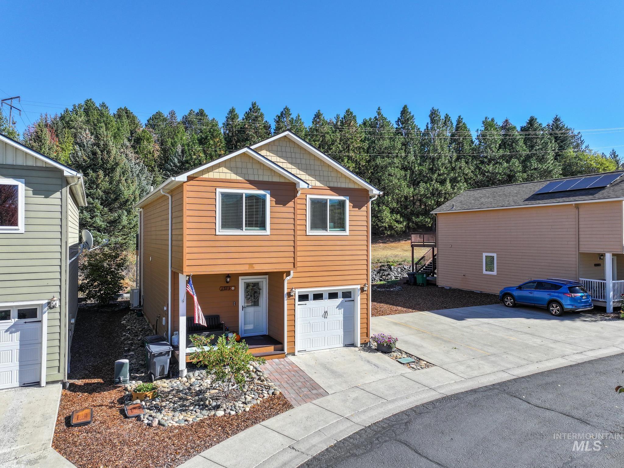 1373 Bristol Rd, Moscow, Idaho 83843, 3 Bedrooms, 2 Bathrooms, Residential For Sale, Price $375,000,MLS 98990293