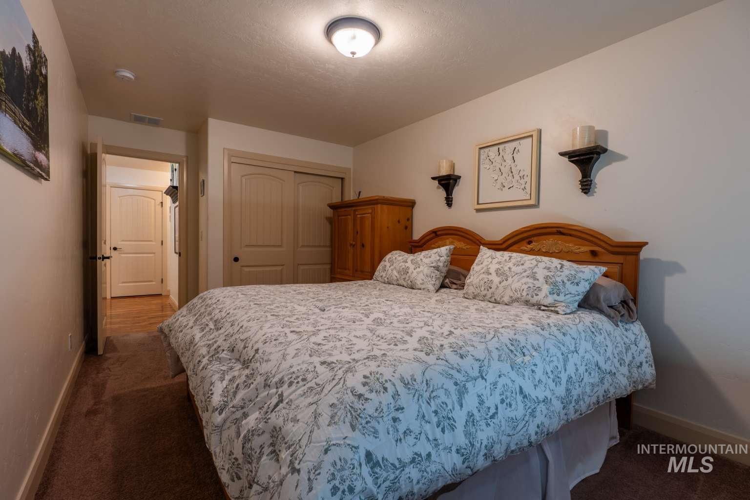800 Harvest Way, Middleton, Idaho 83644, 3 Bedrooms, 3 Bathrooms, Residential For Sale, Price $465,000,MLS 98990296