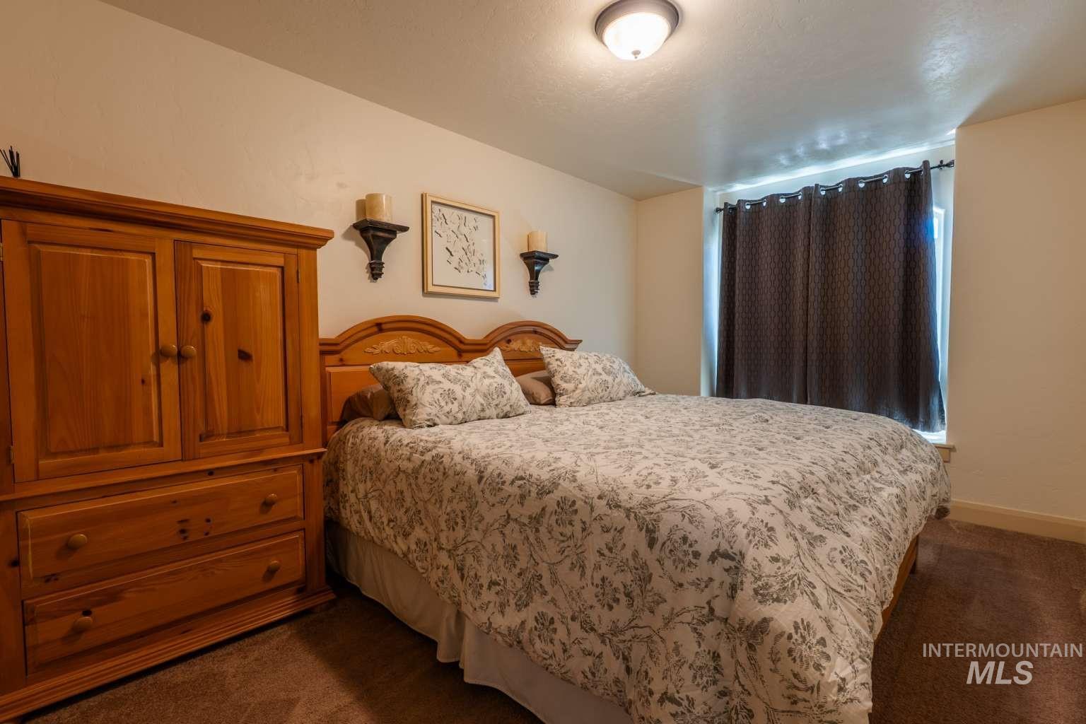 800 Harvest Way, Middleton, Idaho 83644, 3 Bedrooms, 3 Bathrooms, Residential For Sale, Price $465,000,MLS 98990296