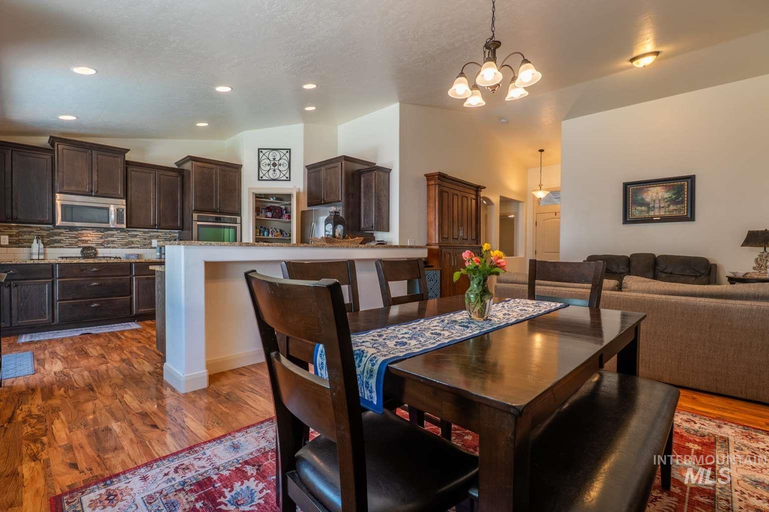 800 Harvest Way, Middleton, Idaho 83644, 3 Bedrooms, 3 Bathrooms, Residential For Sale, Price $465,000,MLS 98990296