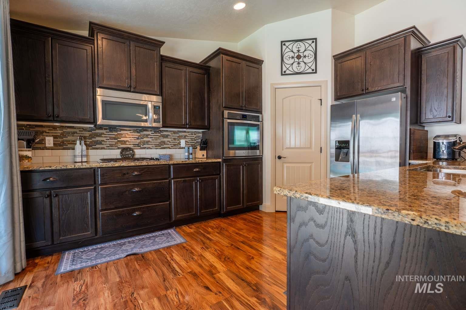 800 Harvest Way, Middleton, Idaho 83644, 3 Bedrooms, 3 Bathrooms, Residential For Sale, Price $465,000,MLS 98990296