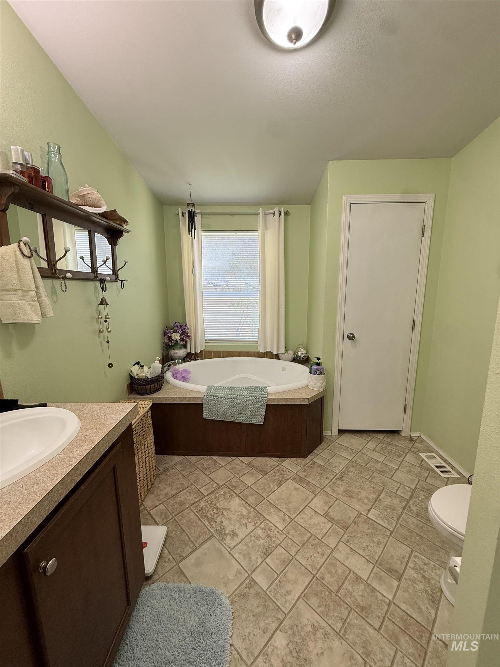 2750 Alden Rd #12, Fruitland, Idaho 83619, 3 Bedrooms, 2 Bathrooms, Residential For Sale, Price $154,900, 98990310