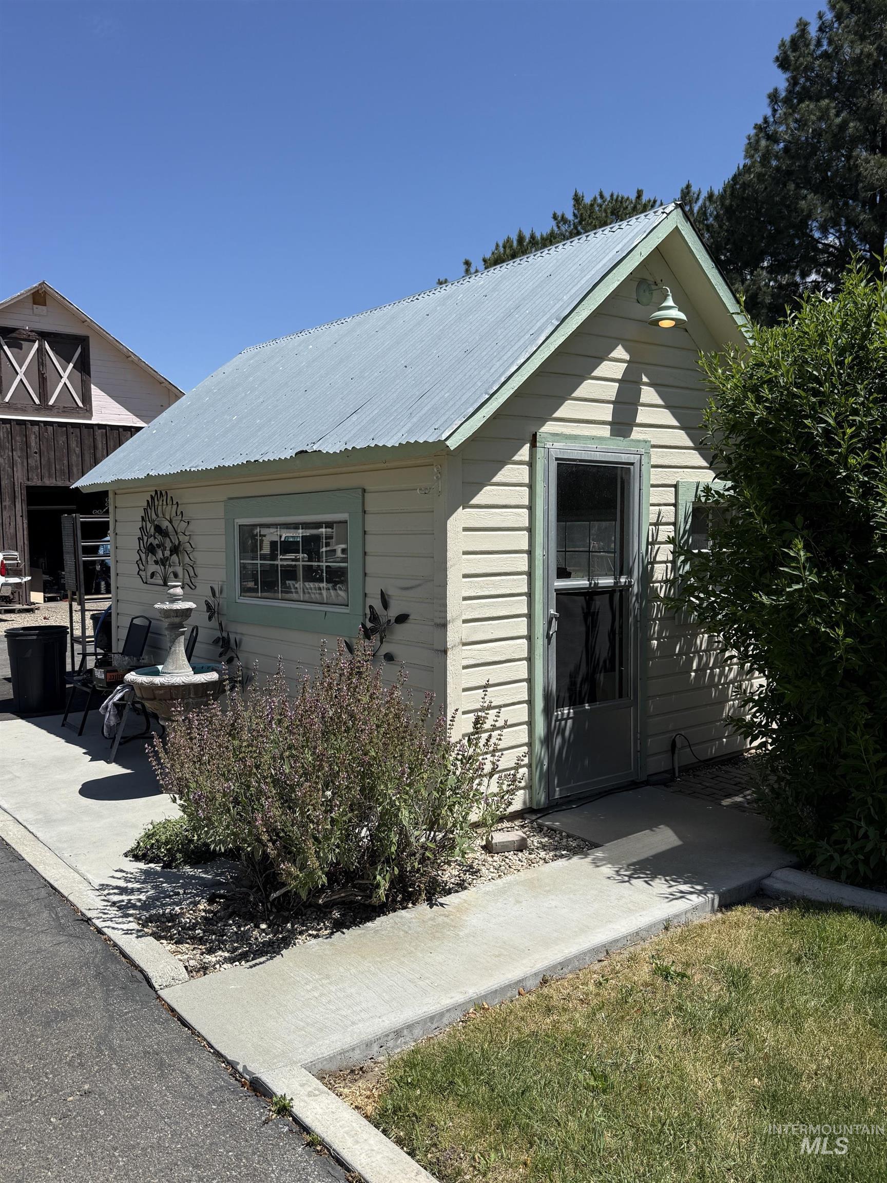 105 NE 16th St, Fruitland, Idaho 83619, 5 Bedrooms, 3 Bathrooms, Residential For Sale, Price $1,MLS 98990316