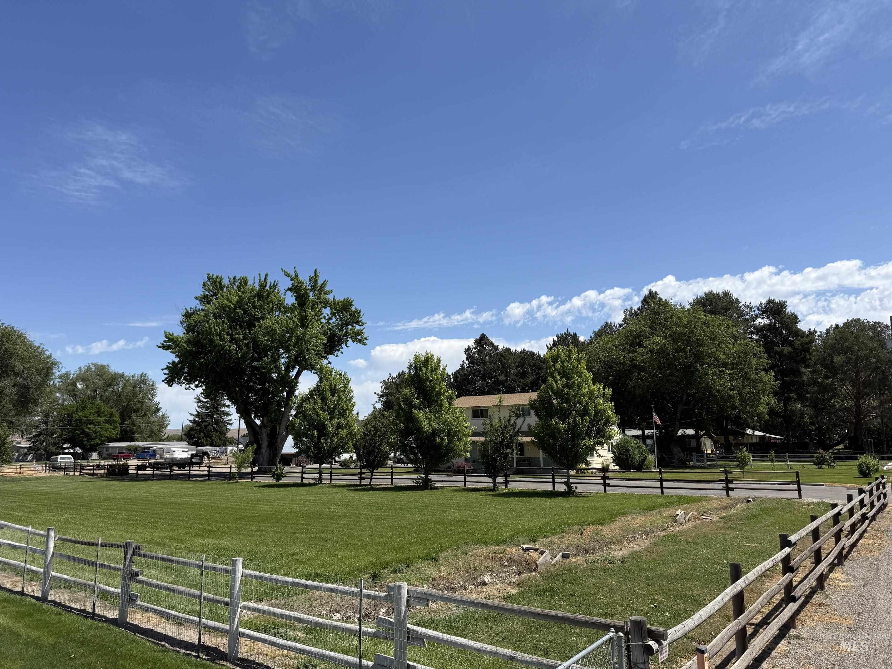 105 NE 16th St, Fruitland, Idaho 83619, 5 Bedrooms, 3 Bathrooms, Residential For Sale, Price $1,MLS 98990316