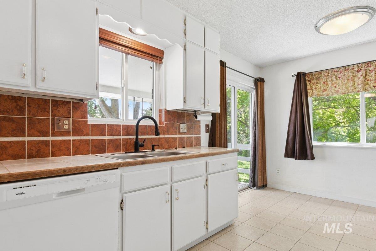 7714 Spring Drive, Nampa, Idaho 83687, 4 Bedrooms, 2 Bathrooms, Residential For Sale, Price $649,900, 98990335
