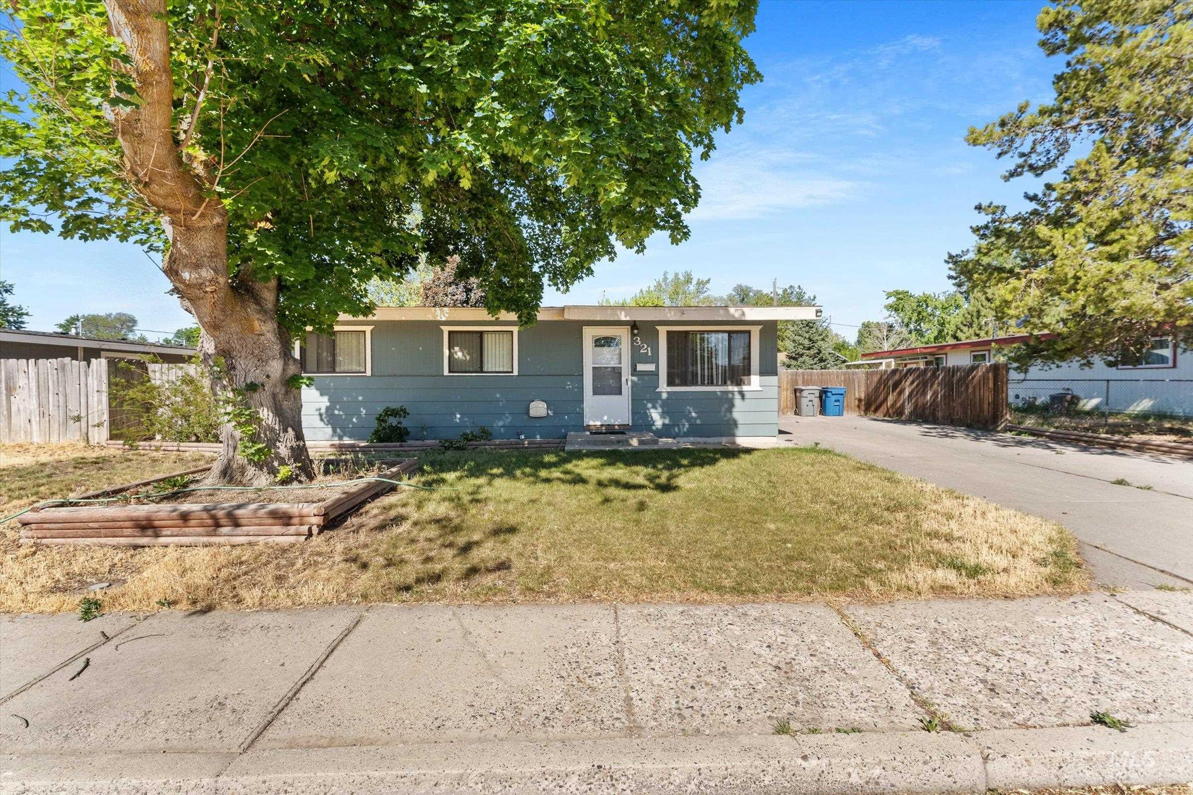 321 N 4th W, Mountain Home, Idaho 83647-2554, 3 Bedrooms, 1 Bathroom, Residential For Sale, Price $270,000,MLS 98990360