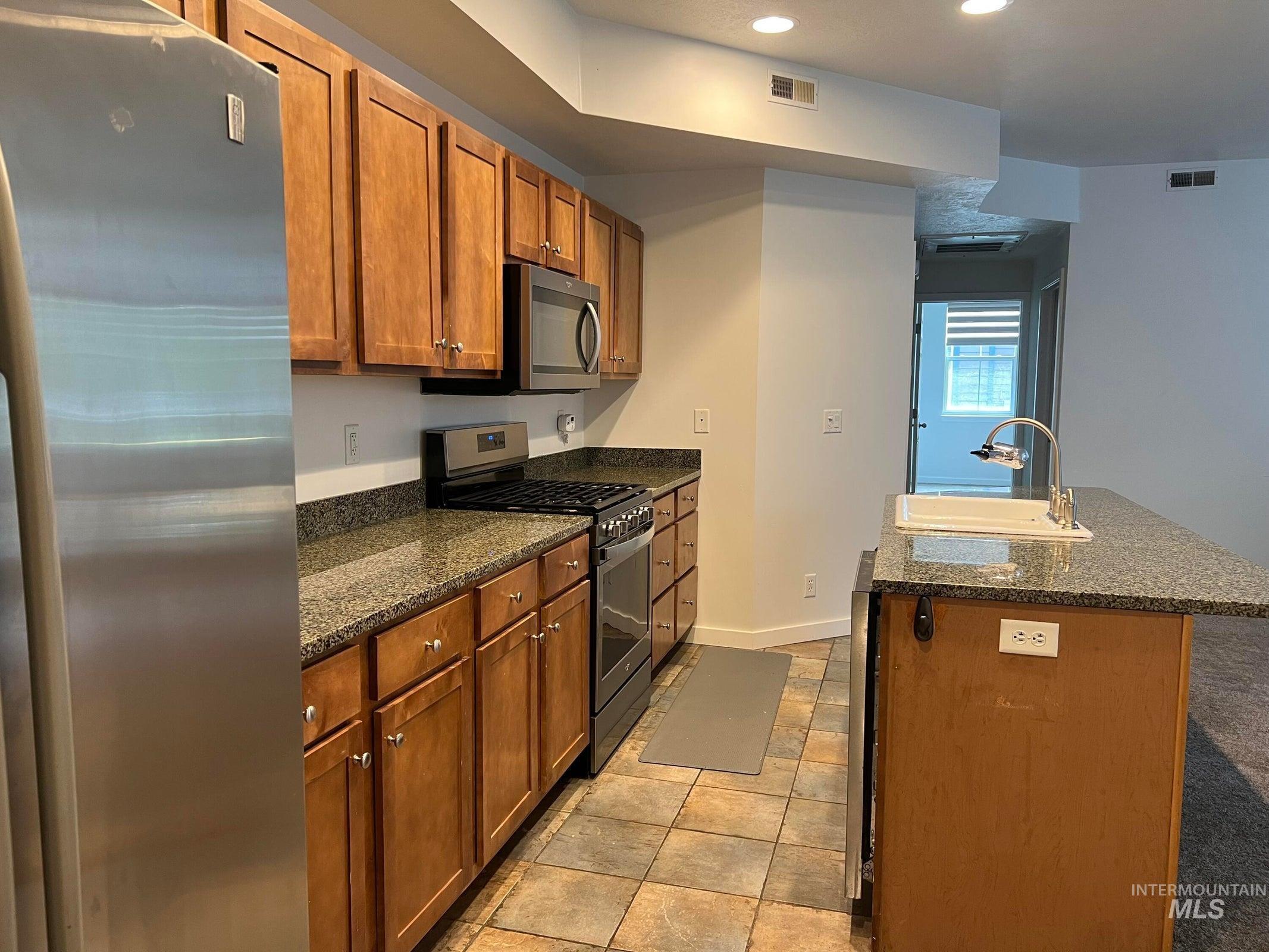930 White Cloud Lane, Hailey, Idaho 83333, 2 Bedrooms, 2 Bathrooms, Residential For Sale, Price $444,900,MLS 98990378