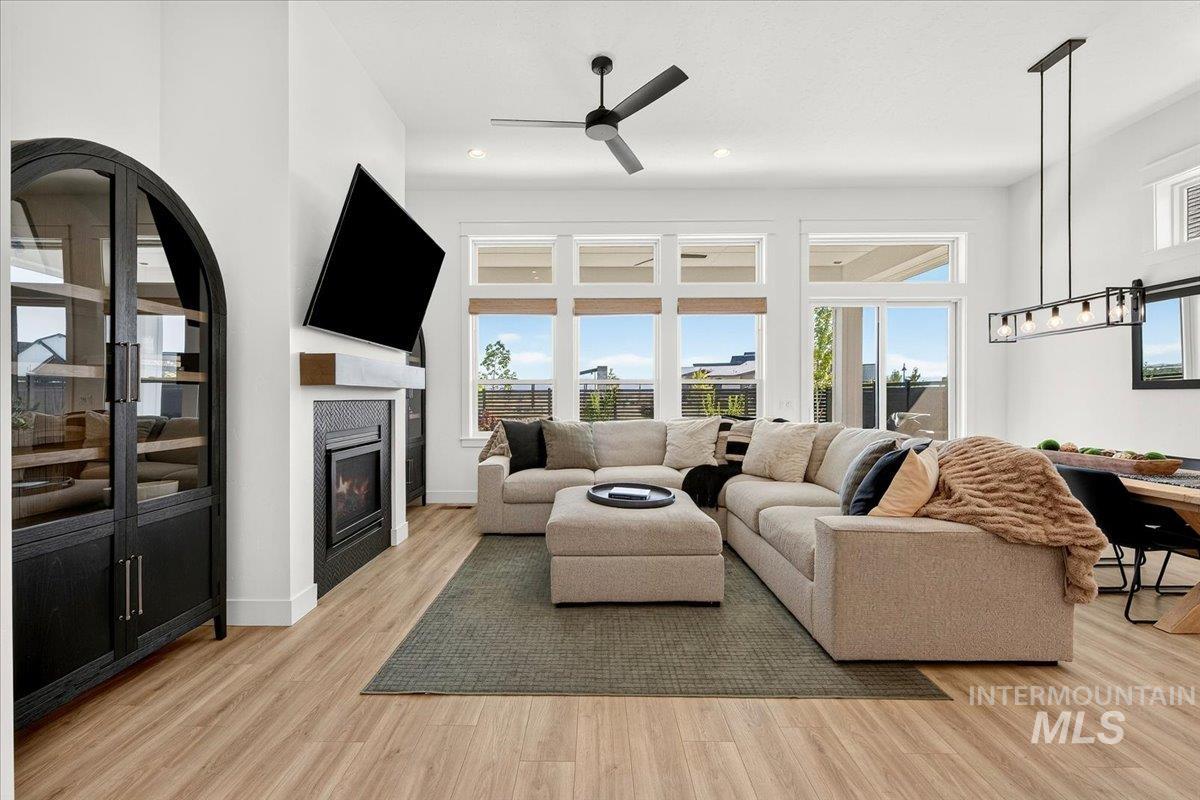 7782 W Daybreak Run Ct, Meridian, Idaho 83646, 6 Bedrooms, 4.5 Bathrooms, Residential For Sale, Price $899,999,MLS 98990384
