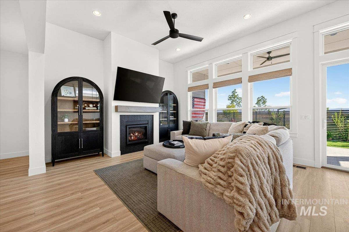 7782 W Daybreak Run Ct, Meridian, Idaho 83646, 6 Bedrooms, 4.5 Bathrooms, Residential For Sale, Price $899,999,MLS 98990384