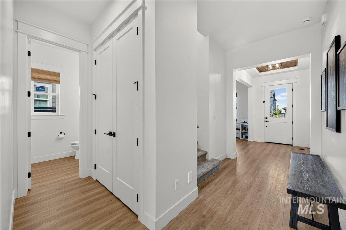 7782 W Daybreak Run Ct, Meridian, Idaho 83642, 6 Bedrooms, 4.5 Bathrooms, Residential For Sale, Price $929,900,MLS 98990384
