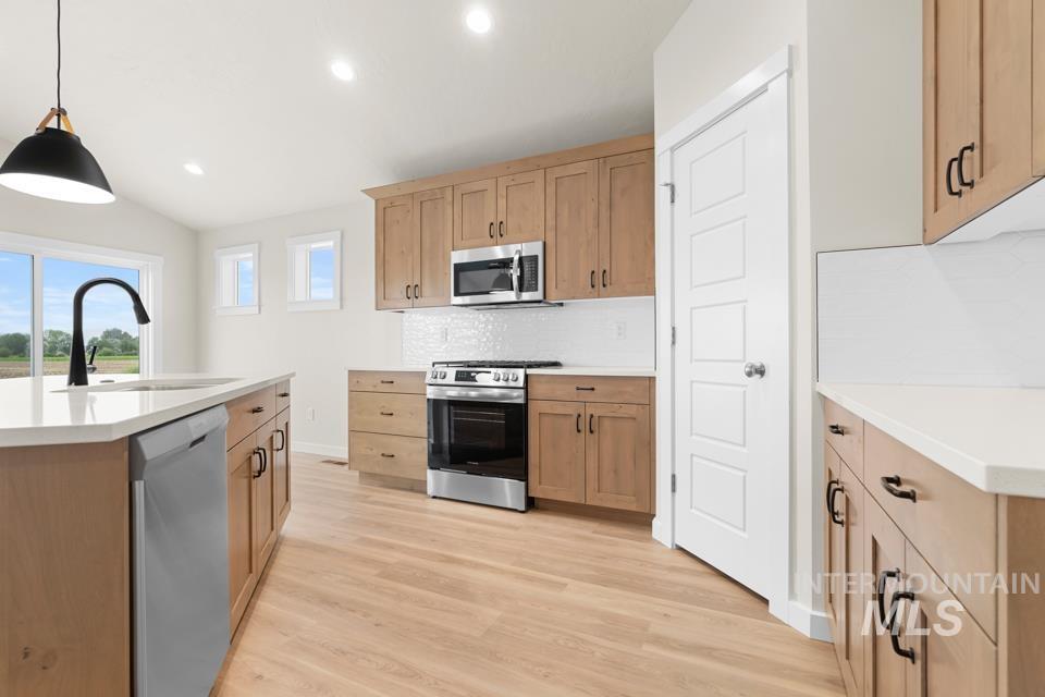 1385 Solstice St, Weiser, Idaho 83672, 3 Bedrooms, 2 Bathrooms, Residential For Sale, Price $405,399,MLS 98990385