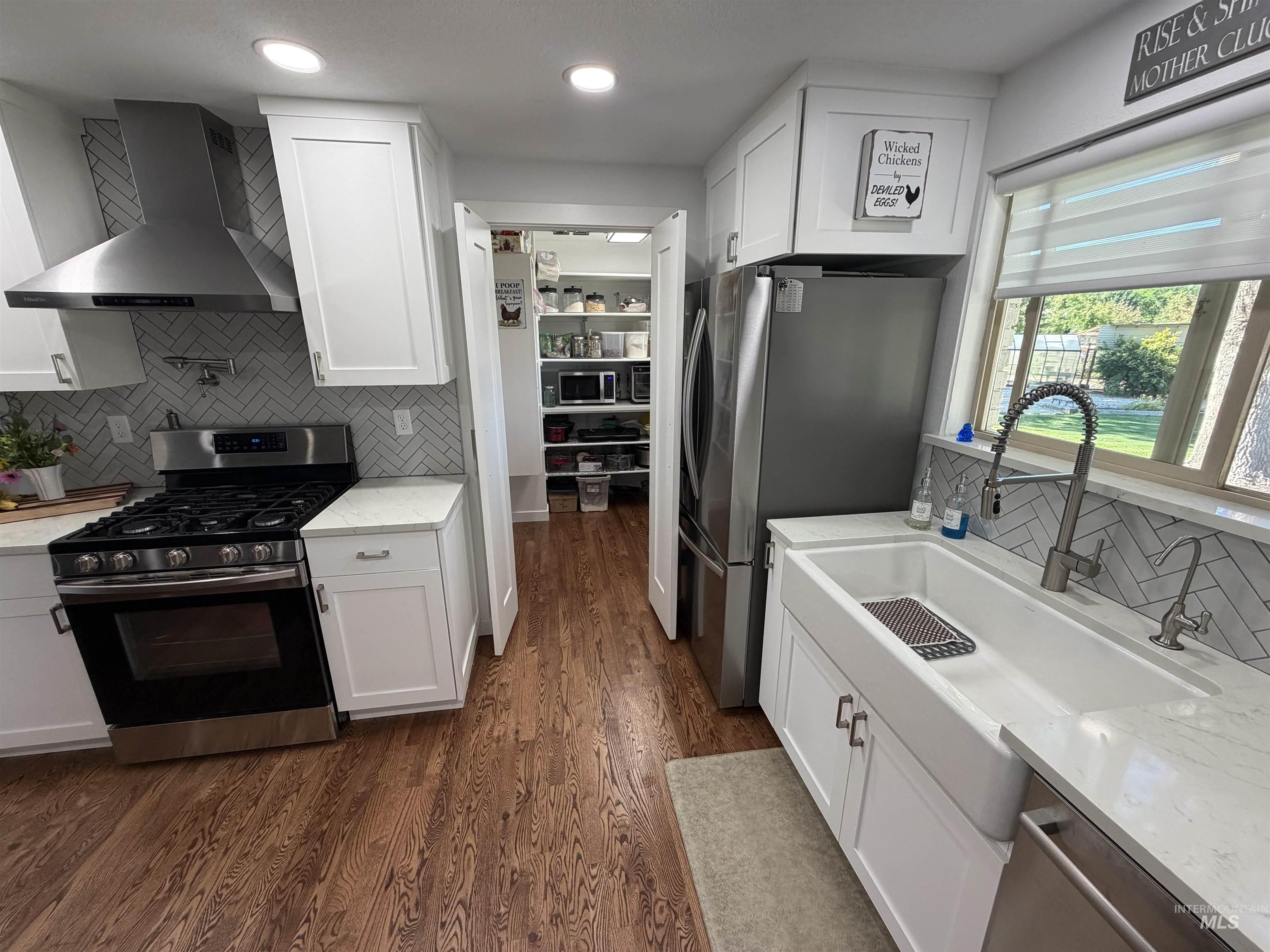 6065 Karen Drive, Meridian, Idaho 83646, 3 Bedrooms, 2.5 Bathrooms, Residential For Sale, Price $899,000,MLS 98990391
