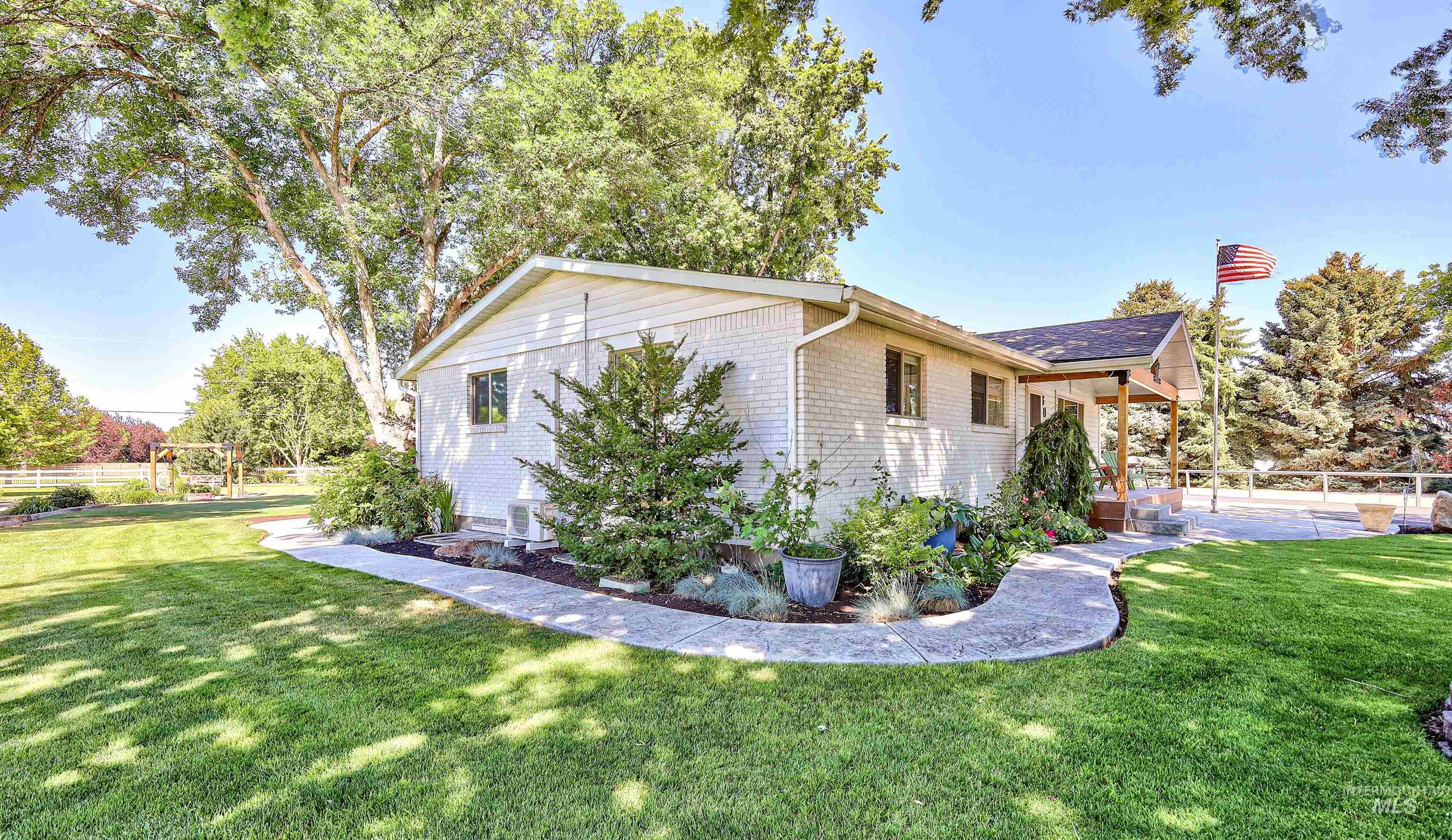 6065 Karen Drive, Meridian, Idaho 83646, 3 Bedrooms, 2.5 Bathrooms, Residential For Sale, Price $899,000,MLS 98990391