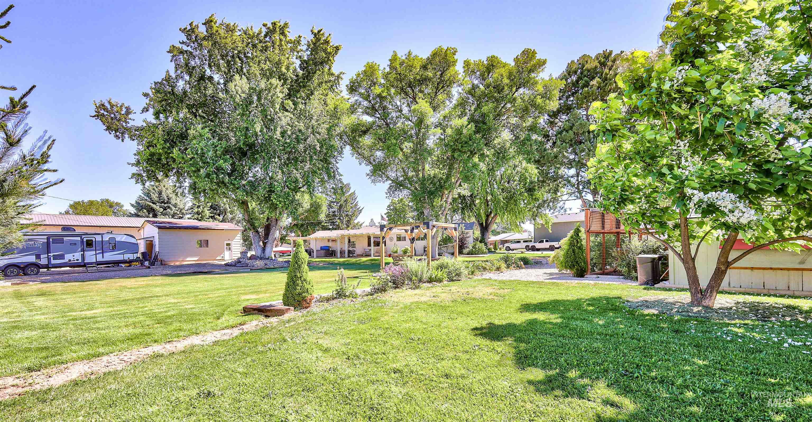 6065 Karen Drive, Meridian, Idaho 83646, 3 Bedrooms, 2.5 Bathrooms, Residential For Sale, Price $899,000,MLS 98990391