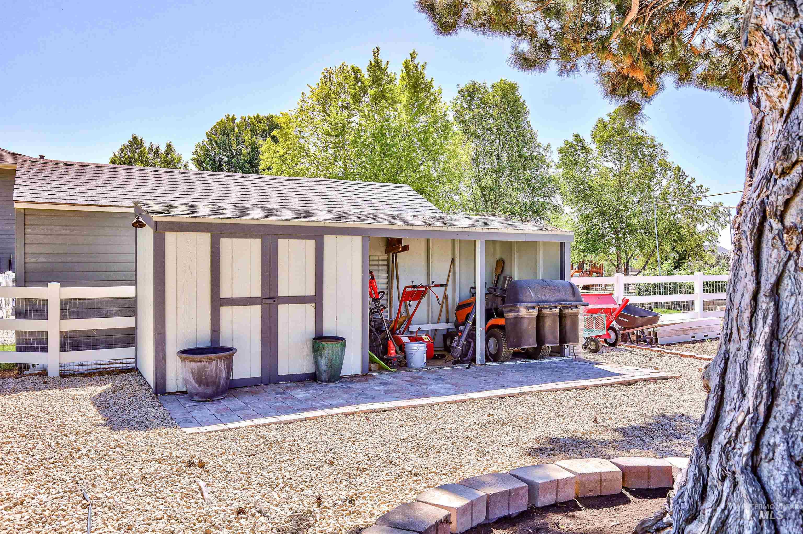 6065 Karen Drive, Meridian, Idaho 83646, 3 Bedrooms, 2.5 Bathrooms, Residential For Sale, Price $899,000,MLS 98990391