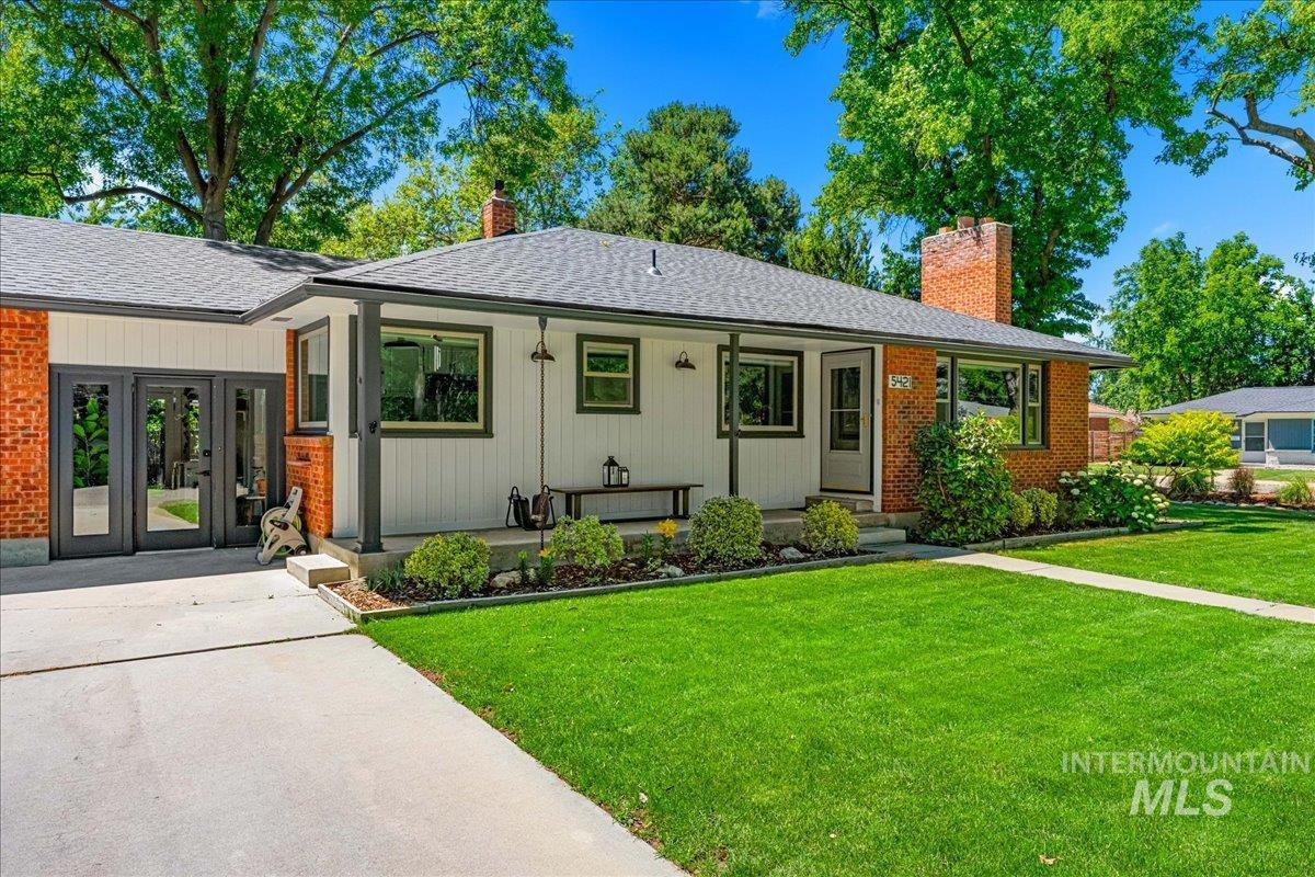 5421 W Plymouth St, Boise, Idaho 83706, 4 Bedrooms, 3 Bathrooms, Residential For Sale, Price $879,000,MLS 98990392