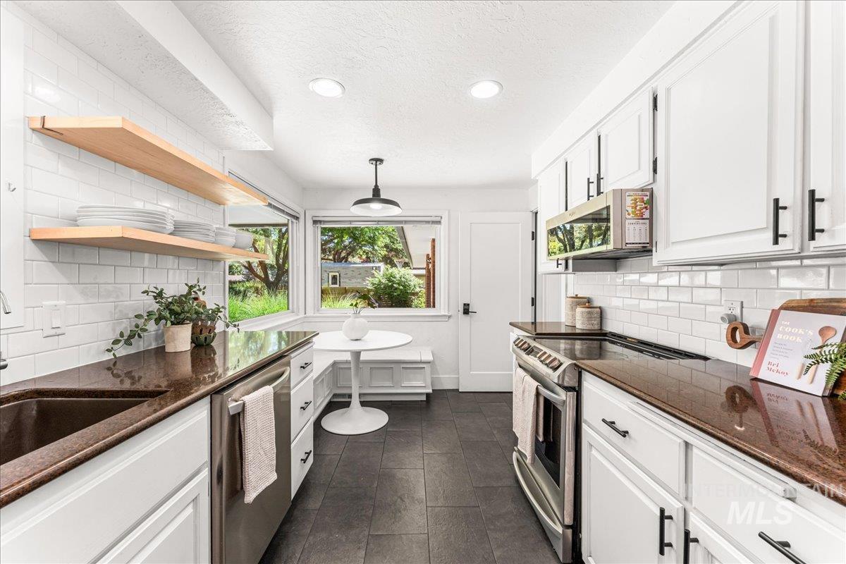5421 W Plymouth St, Boise, Idaho 83706, 4 Bedrooms, 3 Bathrooms, Residential For Sale, Price $879,000,MLS 98990392