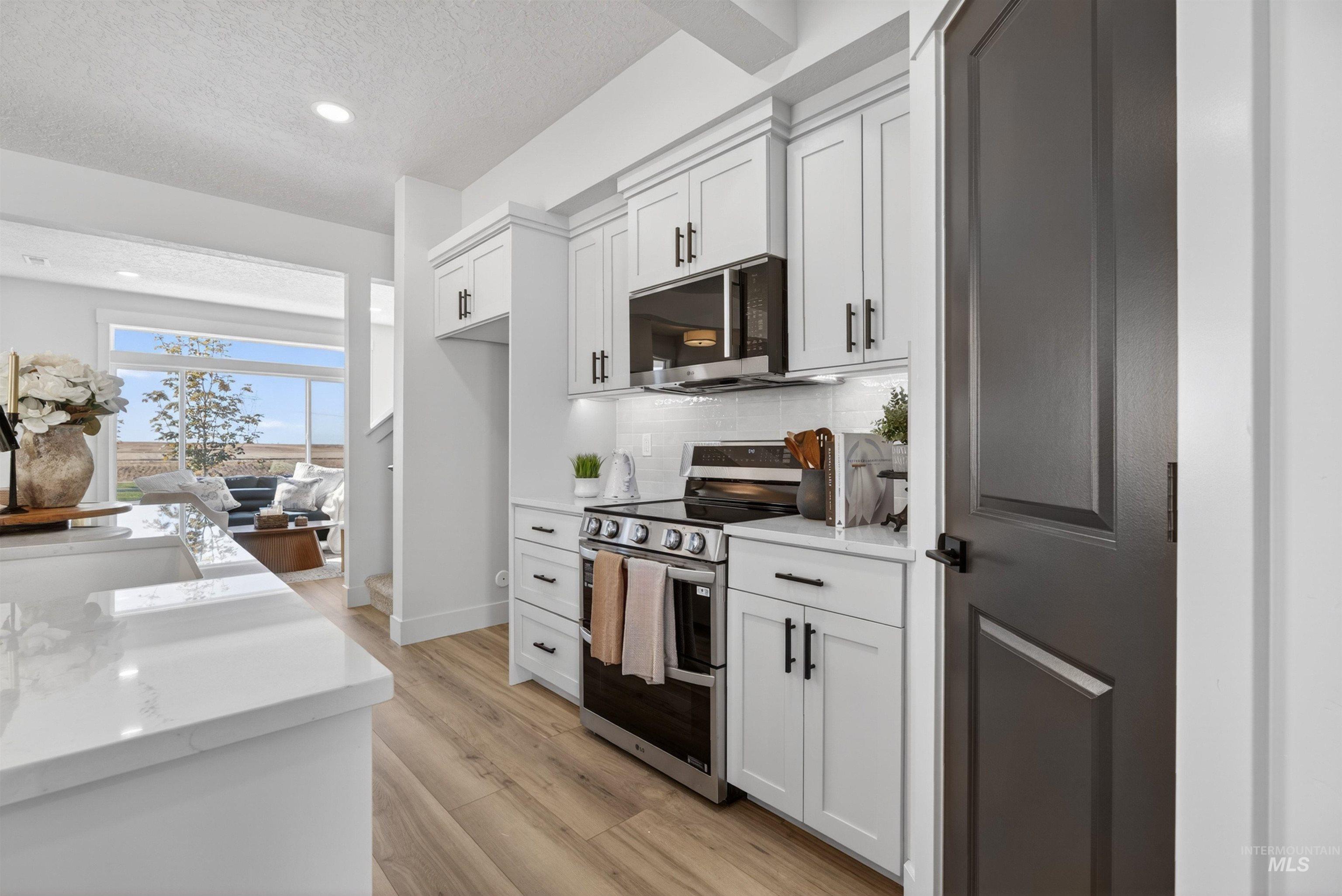 320 E Mayfield Springs Blvd, Boise, Idaho 83716, 3 Bedrooms, 2.5 Bathrooms, Residential For Sale, Price $444,000,MLS 98990403