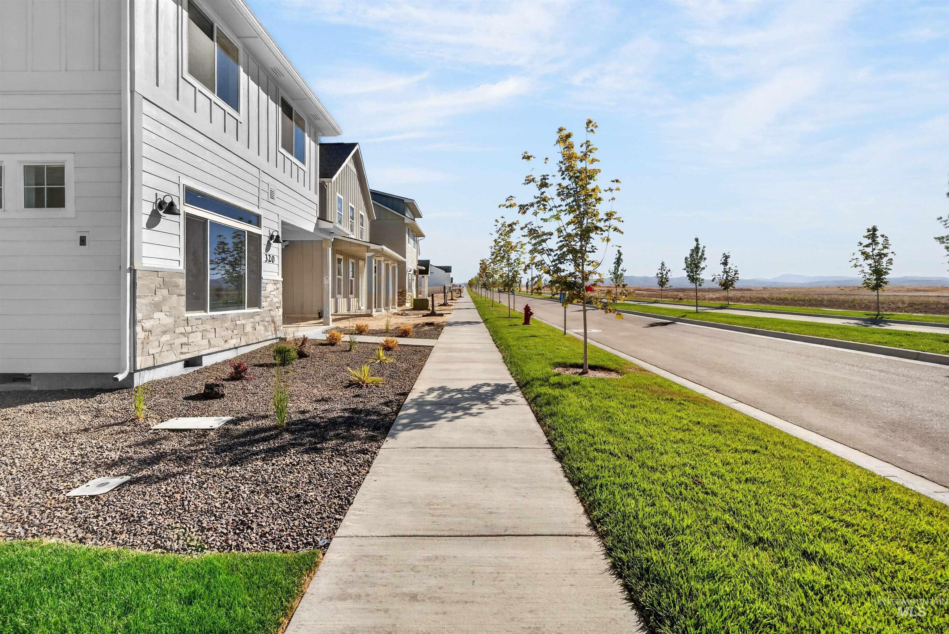 320 E Mayfield Springs Blvd, Boise, Idaho 83716, 3 Bedrooms, 2.5 Bathrooms, Residential For Sale, Price $444,000,MLS 98990403