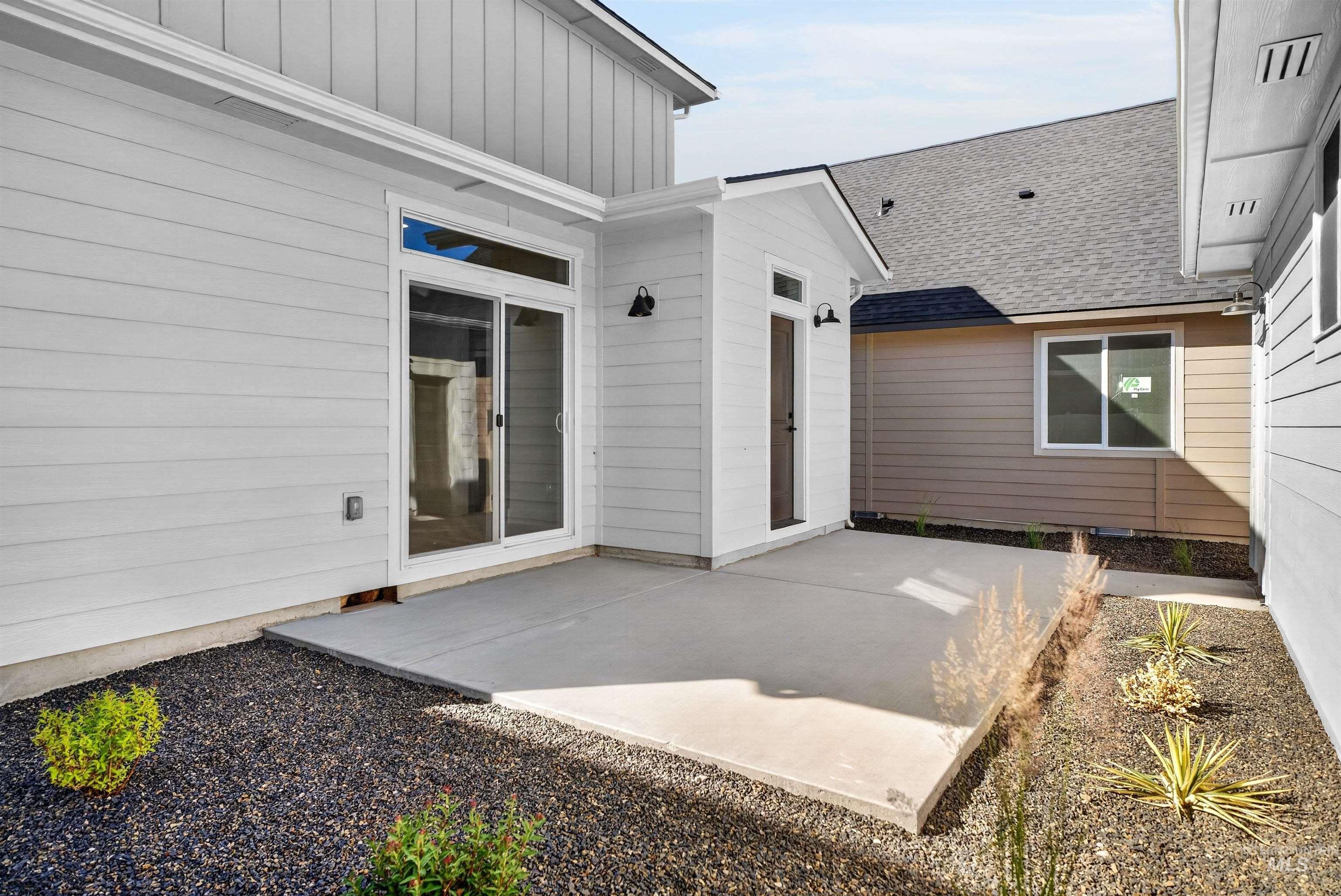 320 E Mayfield Springs Blvd, Boise, Idaho 83716, 3 Bedrooms, 2.5 Bathrooms, Residential For Sale, Price $444,000,MLS 98990403