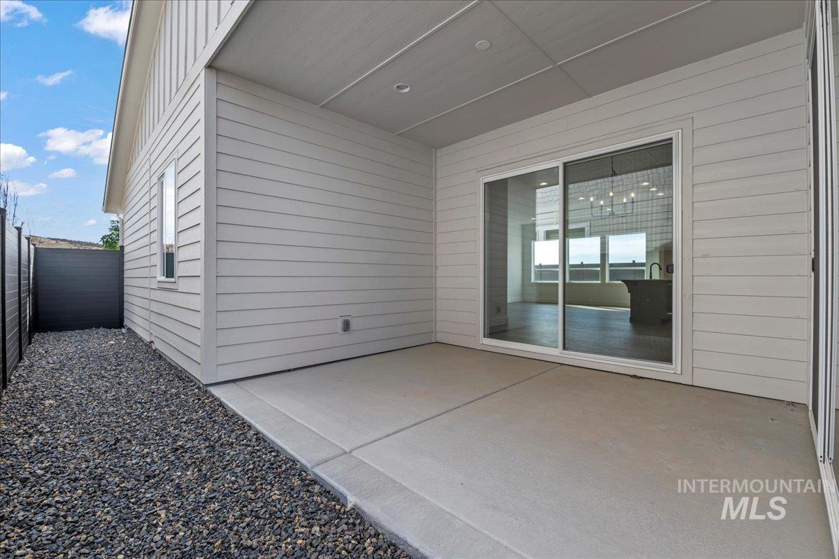 6403 N Barholm Ln, Eagle, Idaho 83616, 3 Bedrooms, 2 Bathrooms, Residential For Sale, Price $609,900,MLS 98990408