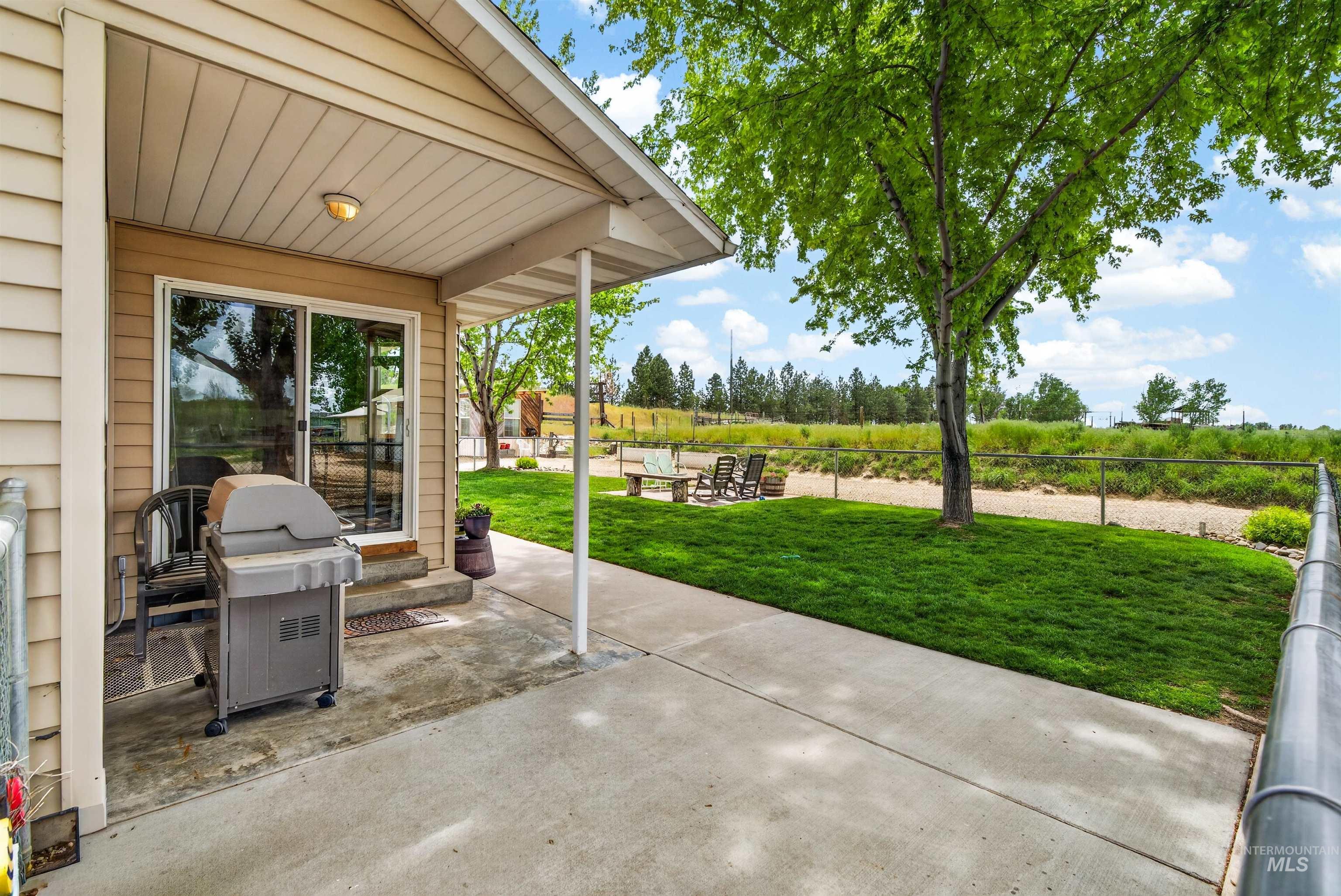 5471 Hwy 52, New Plymouth, Idaho 83655, 4 Bedrooms, 3.5 Bathrooms, Residential For Sale, Price $709,000,MLS 98990410