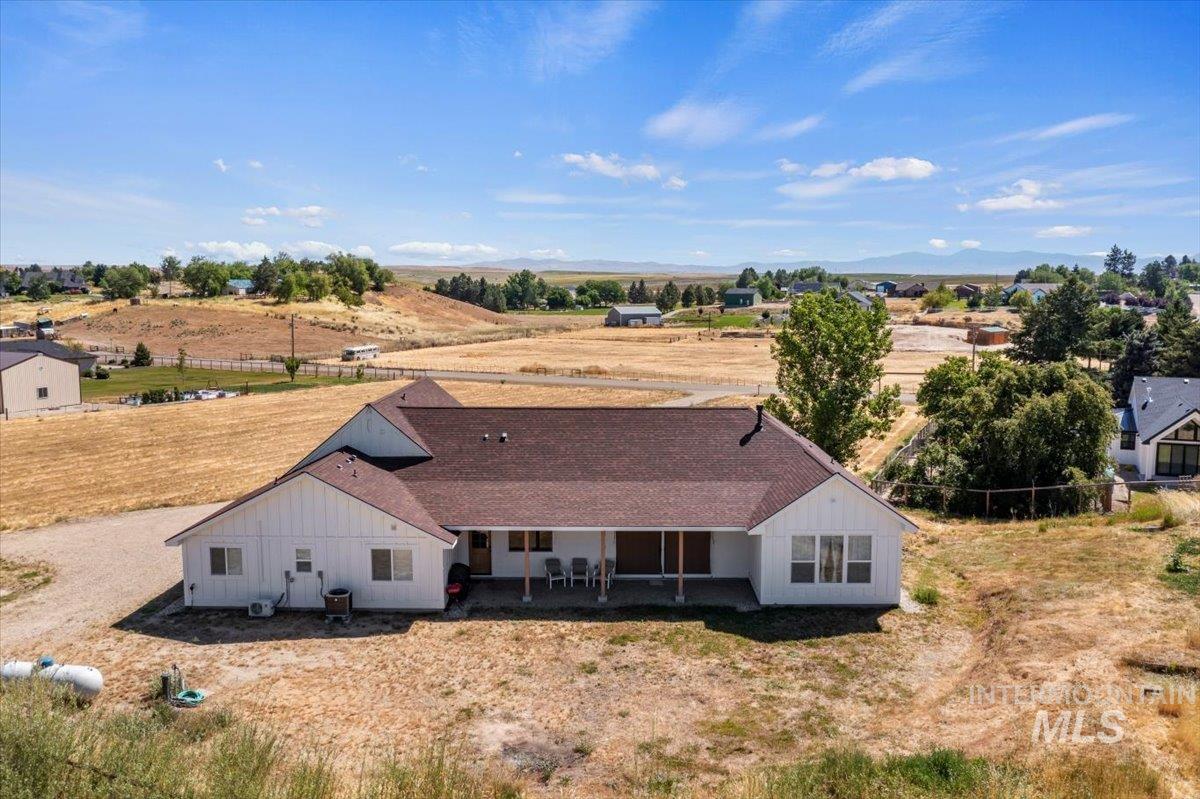 26283 Eric Ln, Middleton, Idaho 83644, 4 Bedrooms, 3 Bathrooms, Residential For Sale, Price $990,000,MLS 98990419