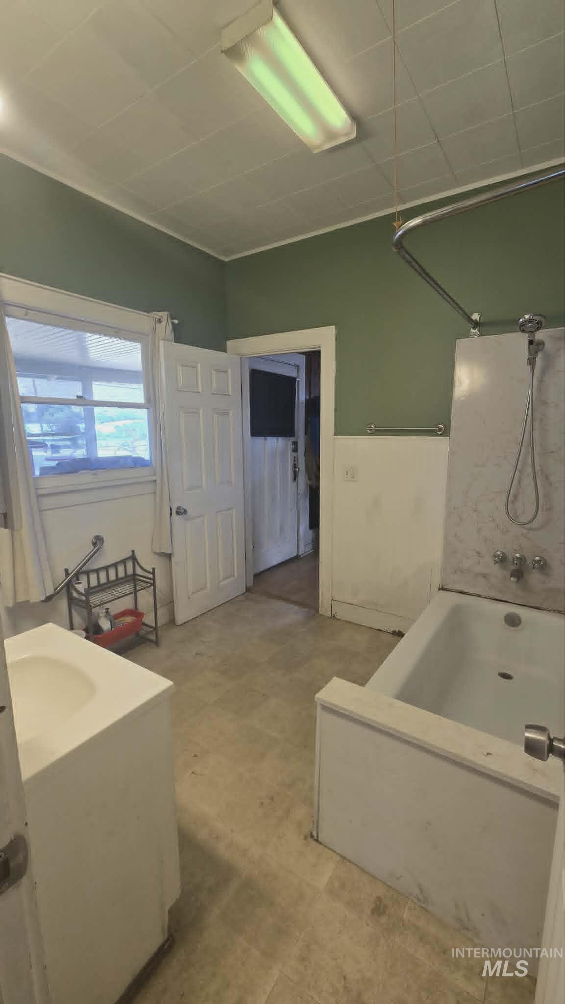 1212 Main Street, Pomeroy, Washington 99347, 4 Bedrooms, 2 Bathrooms, Residential For Sale, Price $135,000, 98990427