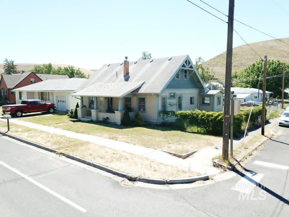1212 Main Street, Pomeroy, Washington 99347, 4 Bedrooms, 2 Bathrooms, Residential For Sale, Price $150,000, 98990427