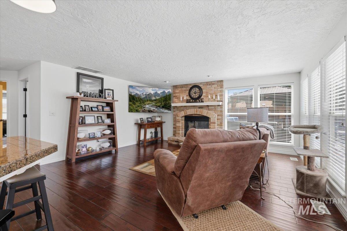 9881 W Alliance Drive, Boise, Idaho 83704, 4 Bedrooms, 3 Bathrooms, Residential For Sale, Price $674,500,MLS 98990428