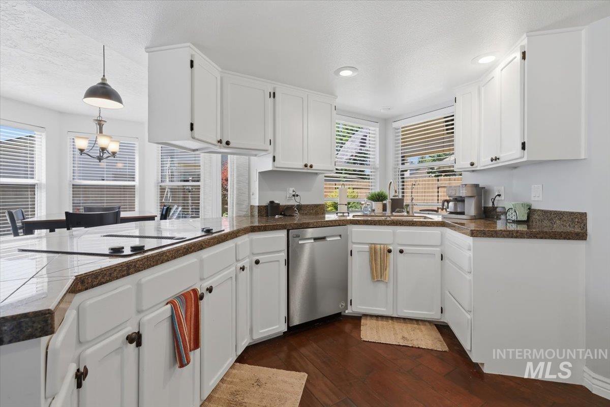 9881 W Alliance Drive, Boise, Idaho 83704, 4 Bedrooms, 3 Bathrooms, Residential For Sale, Price $674,500,MLS 98990428