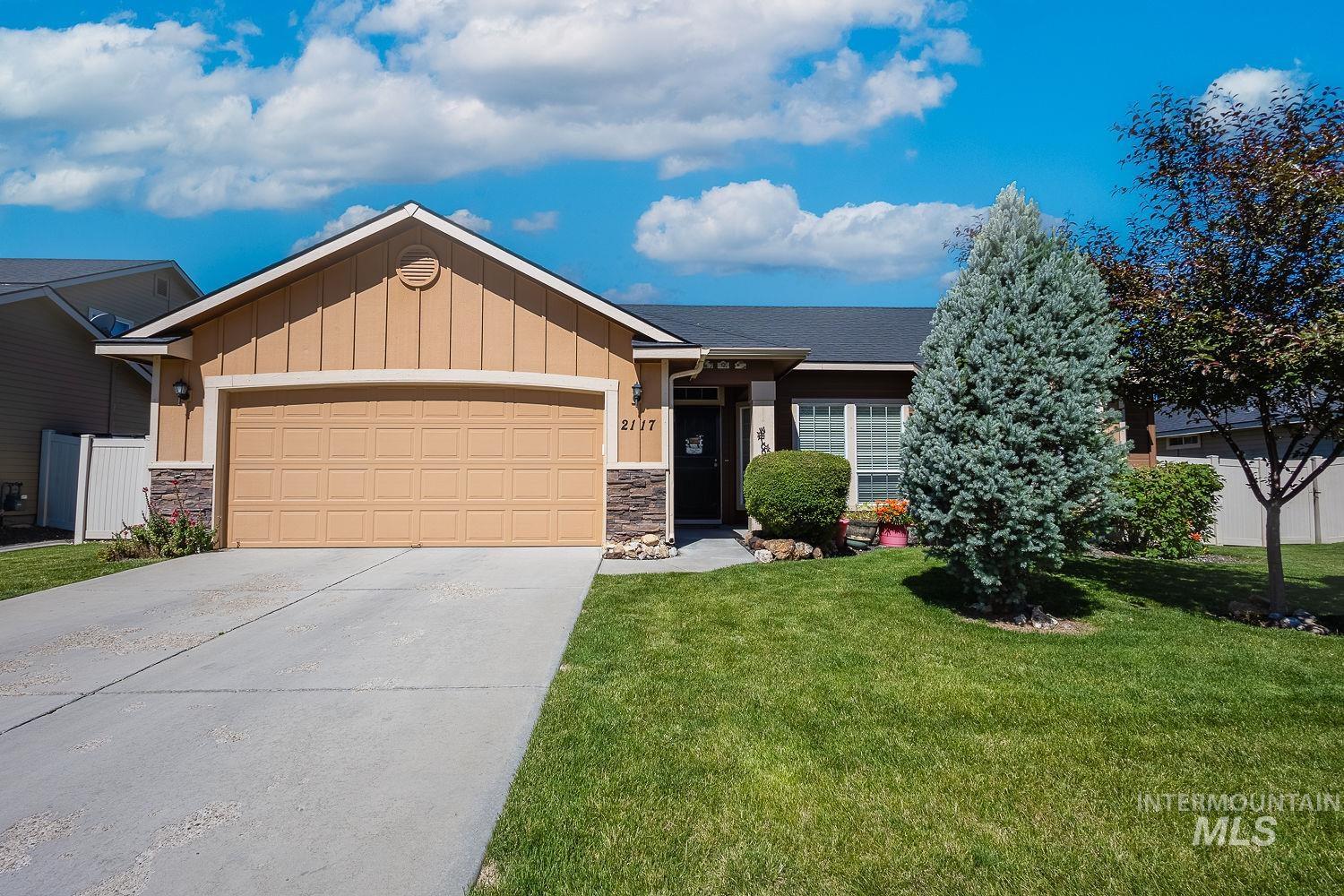 2117 N Sepia Ave, Kuna, Idaho 83634, 3 Bedrooms, 2 Bathrooms, Residential For Sale, Price $395,000,MLS 98990438