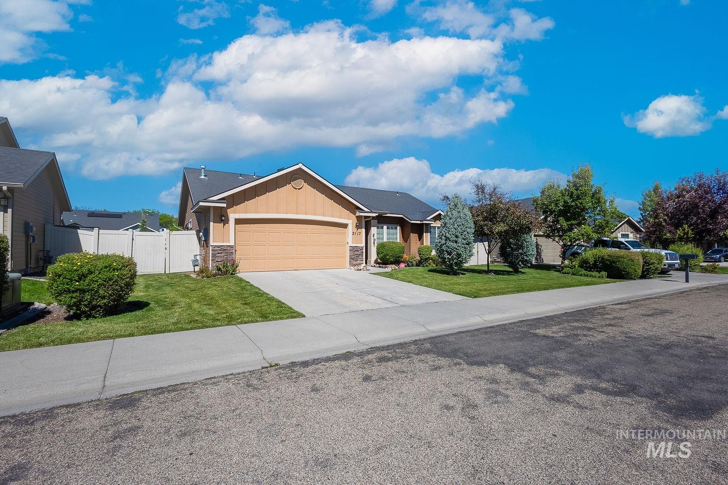 2117 N Sepia Ave, Kuna, Idaho 83634, 3 Bedrooms, 2 Bathrooms, Residential For Sale, Price $395,000,MLS 98990438