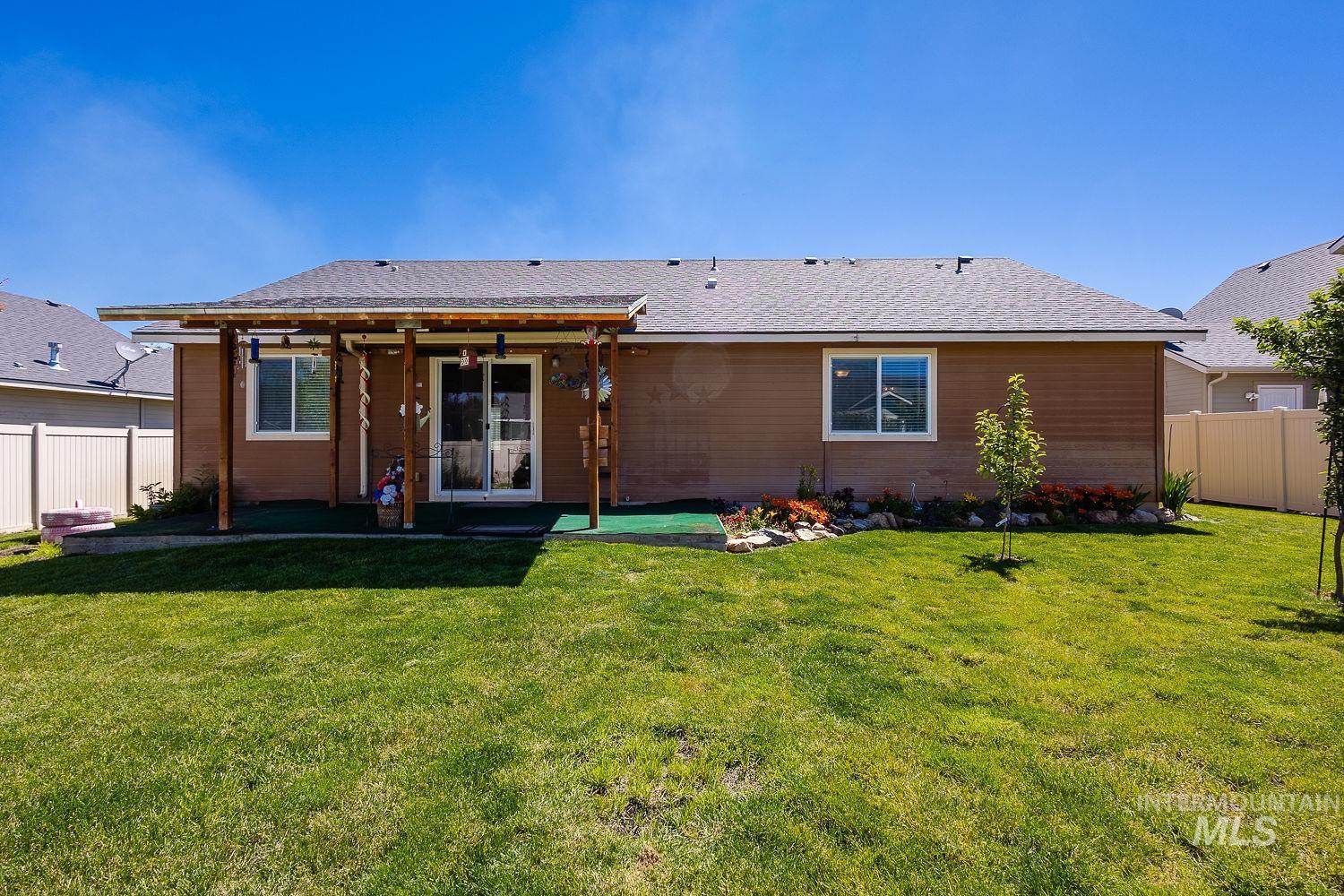 2117 N Sepia Ave, Kuna, Idaho 83634, 3 Bedrooms, 2 Bathrooms, Residential For Sale, Price $395,000,MLS 98990438