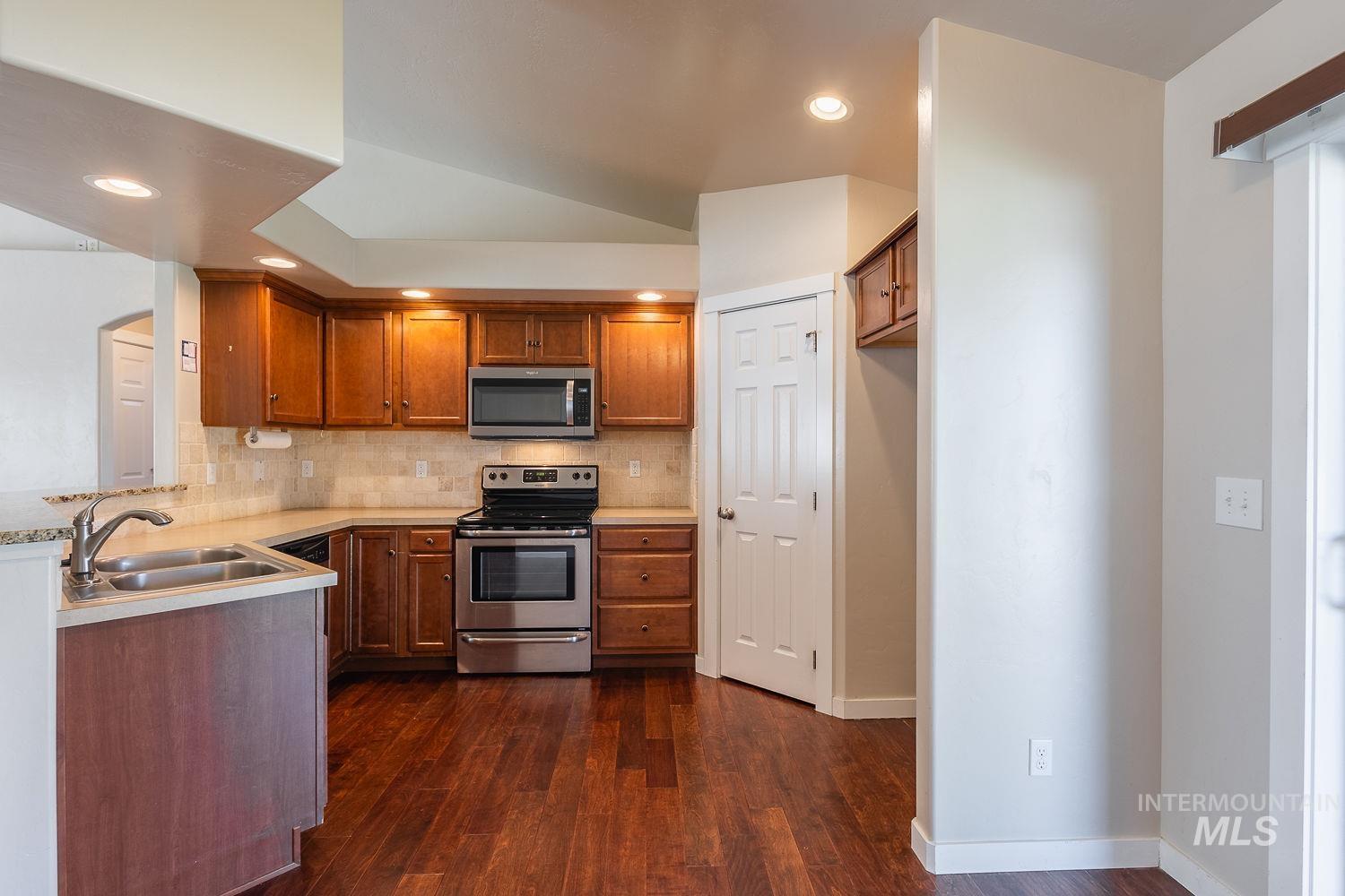 2117 N Sepia Ave, Kuna, Idaho 83634, 3 Bedrooms, 2 Bathrooms, Residential For Sale, Price $395,000,MLS 98990438