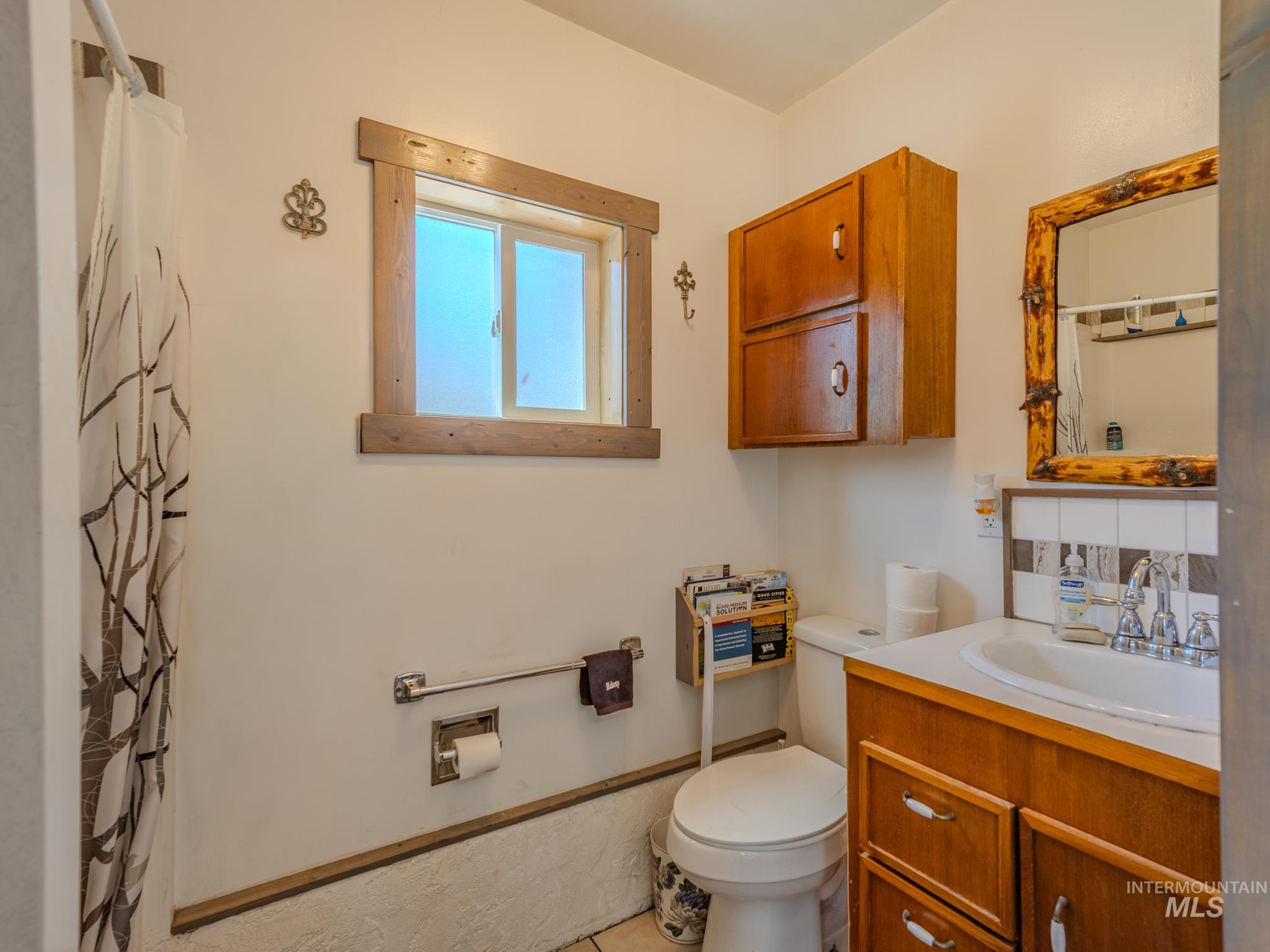 216 Ferguson Road, Harpster, Idaho 83552, 2 Bedrooms, 3 Bathrooms, Residential For Sale, Price $399,000,MLS 98990442