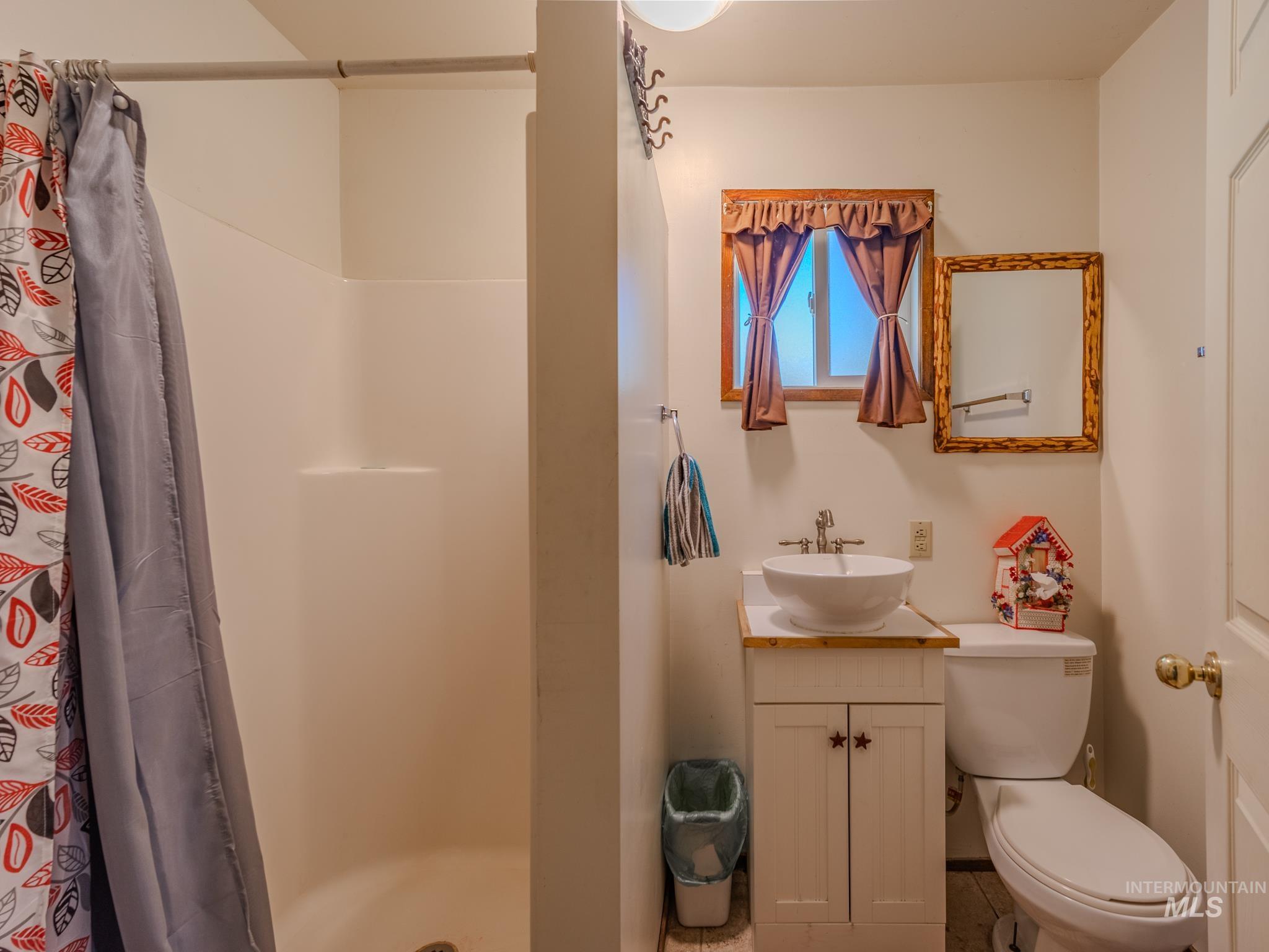 216 Ferguson Road, Harpster, Idaho 83552, 2 Bedrooms, 3 Bathrooms, Residential For Sale, Price $399,000,MLS 98990442