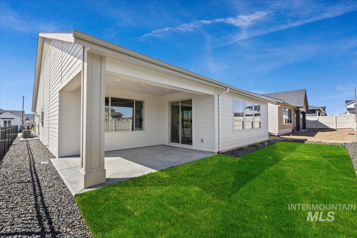 7058 N Canter Trail Ave, Meridian, Idaho 83646, 3 Bedrooms, 2.5 Bathrooms, Residential For Sale, Price $689,900, 98990443