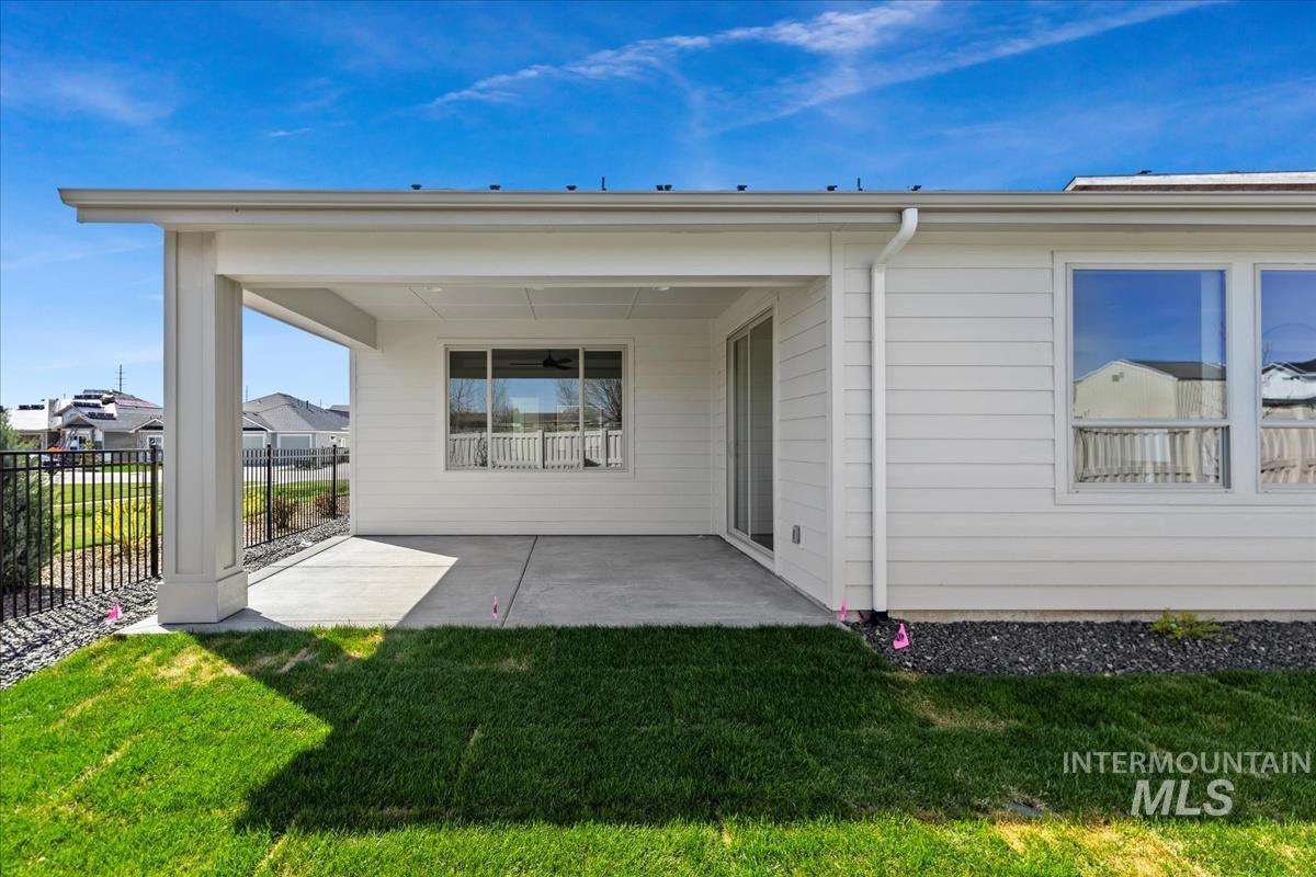 7058 N Canter Trail Ave, Meridian, Idaho 83646, 3 Bedrooms, 2.5 Bathrooms, Residential For Sale, Price $689,900, 98990443