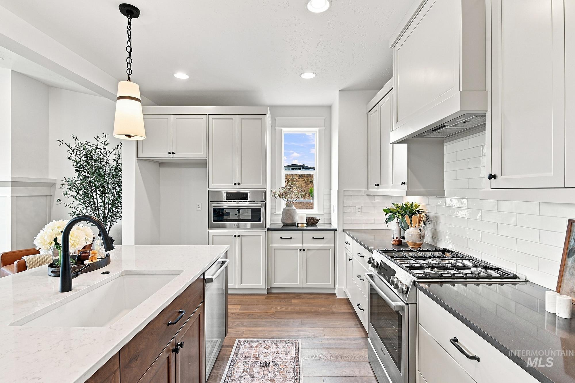 7058 N Canter Trail Ave, Meridian, Idaho 83646, 3 Bedrooms, 2.5 Bathrooms, Residential For Sale, Price $689,900, 98990443
